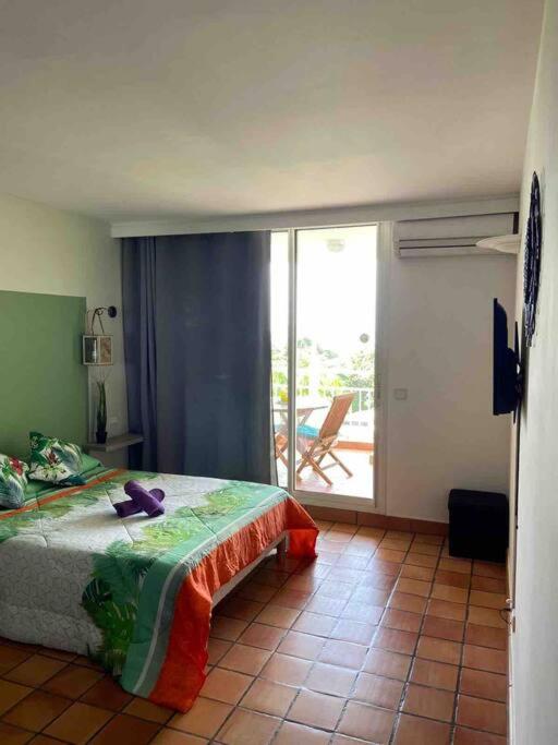One-Bedroom Apartment - Photo 13
