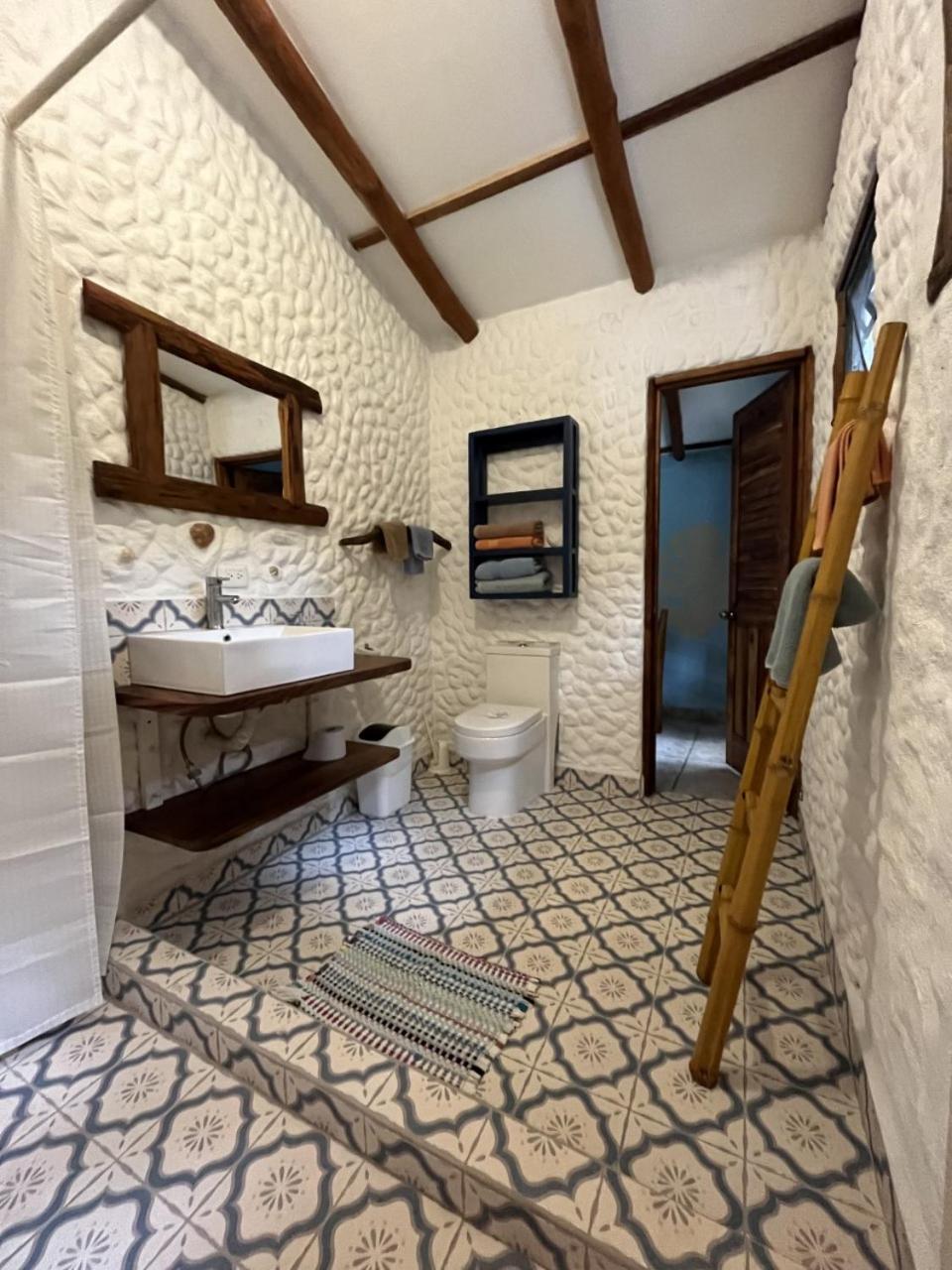 Double or Twin Room with Private Bathroom photo 3