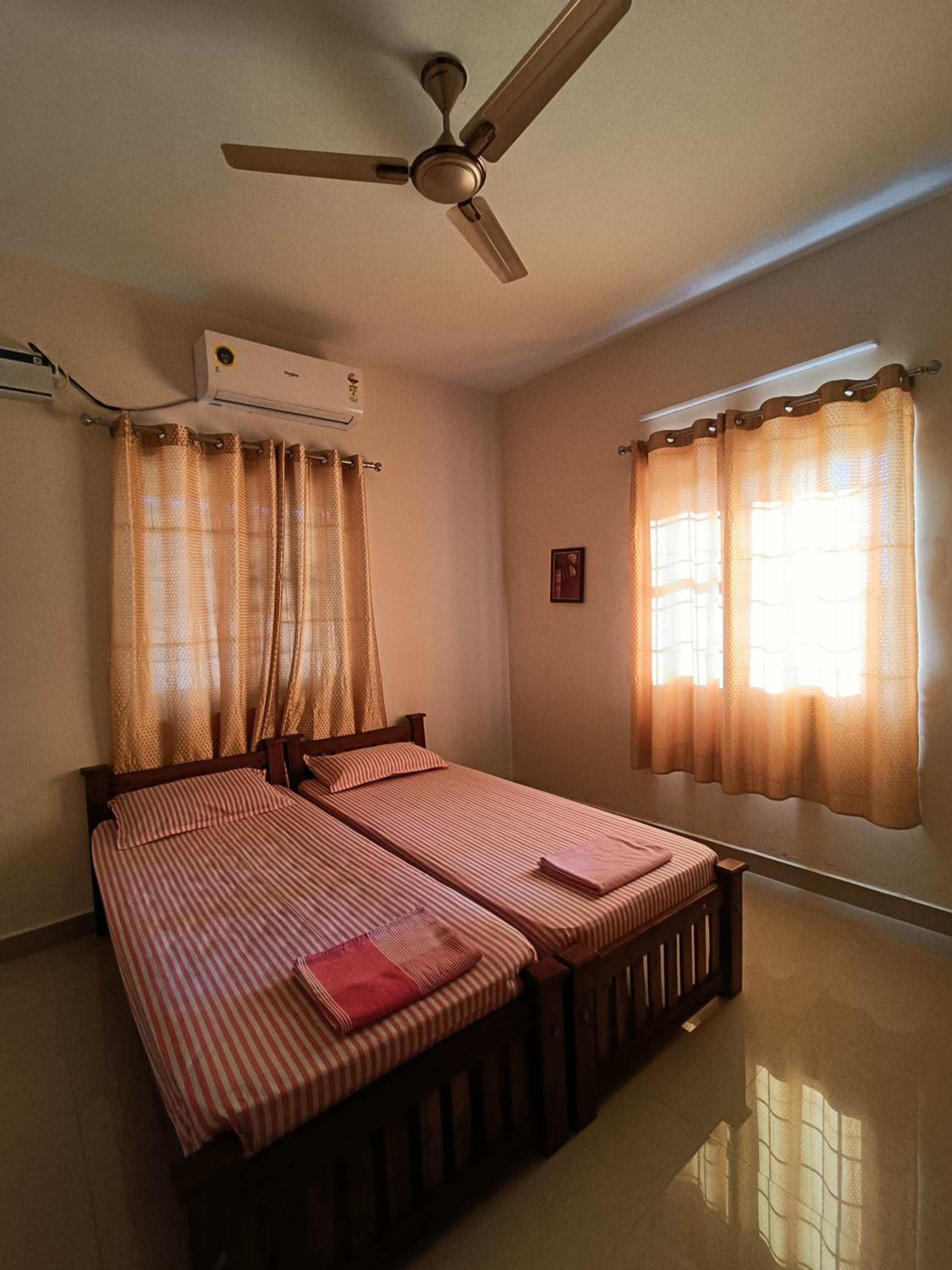 Deluxe Double Room - Photo 11