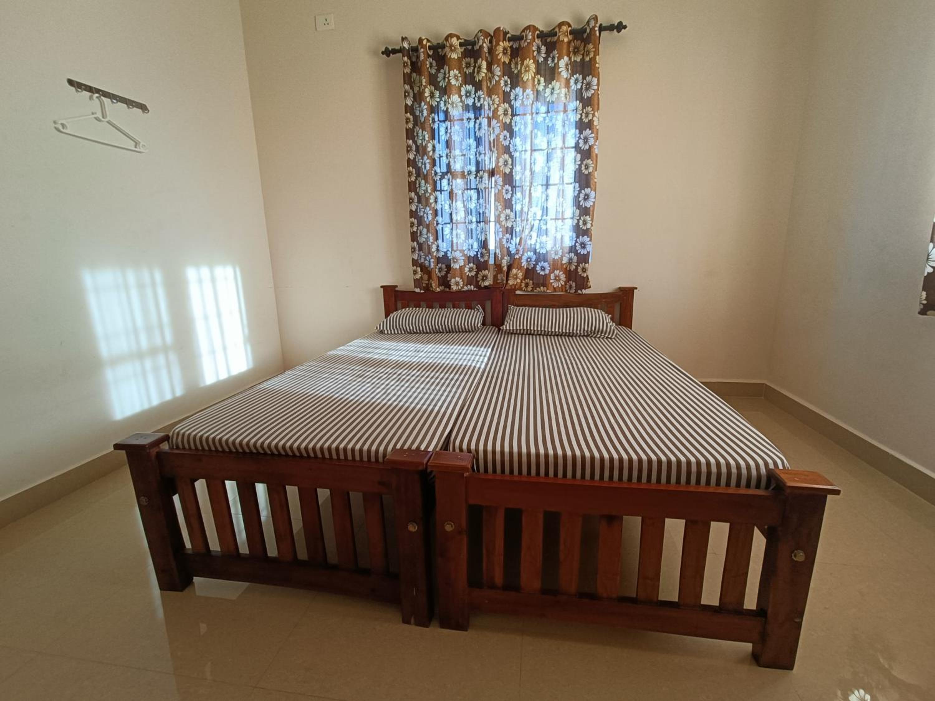 Standard Double Room with Fan - Photo 17