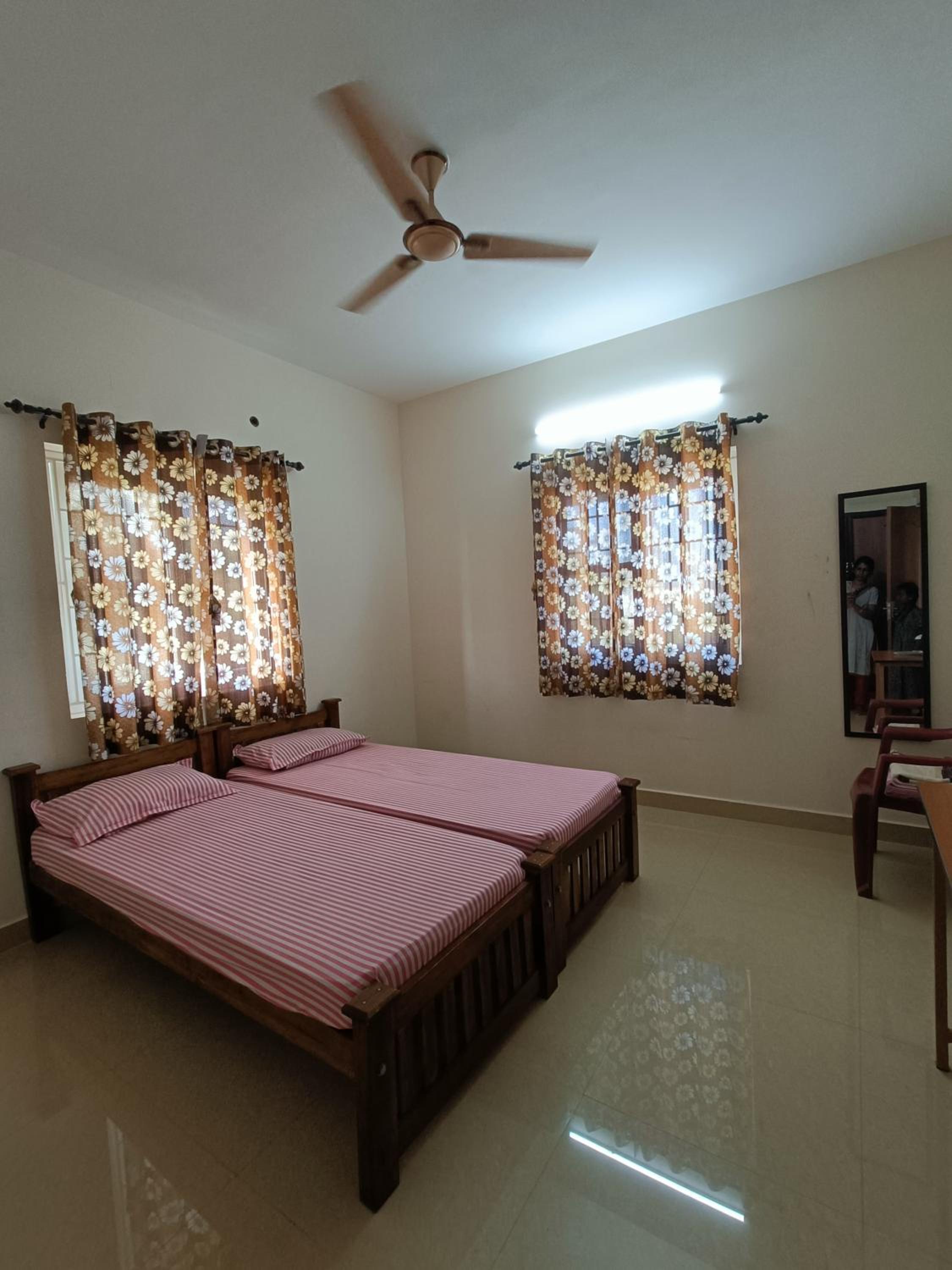 Standard Double Room with Fan - Photo 15