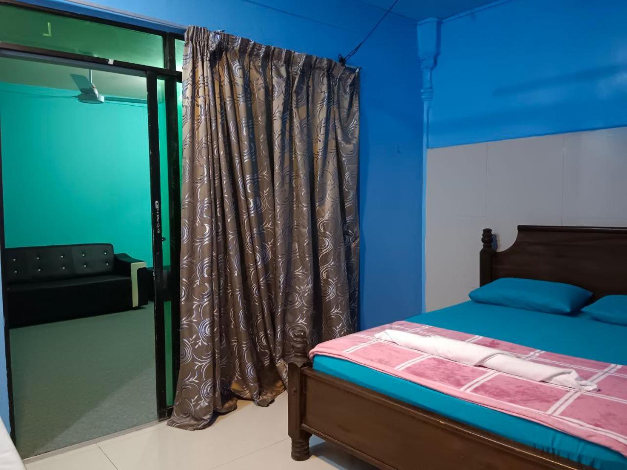 Double or Twin Room with Bathroom photo 1