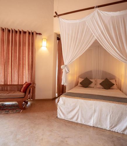 Deluxe Double Room (2 Adults + 1 Child) photo 2