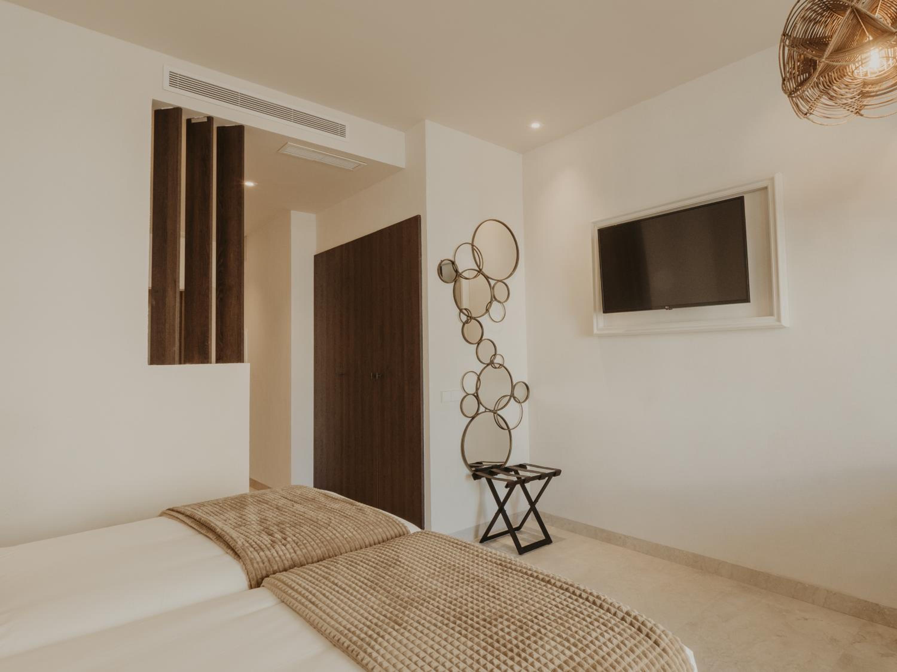 Standard Studio - Photo 12