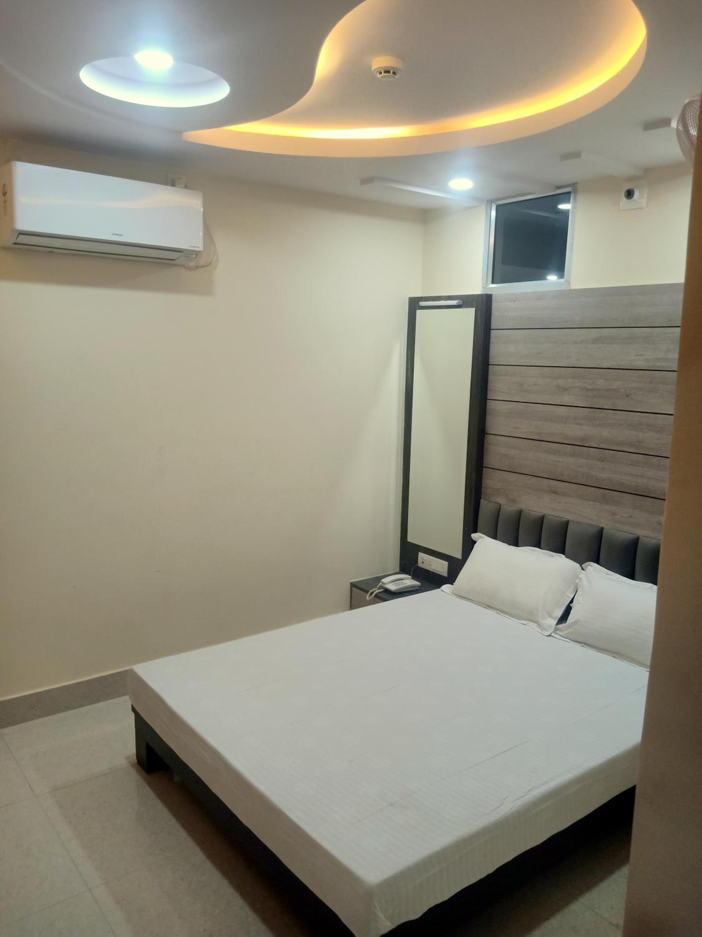 Deluxe Room - Photo 4