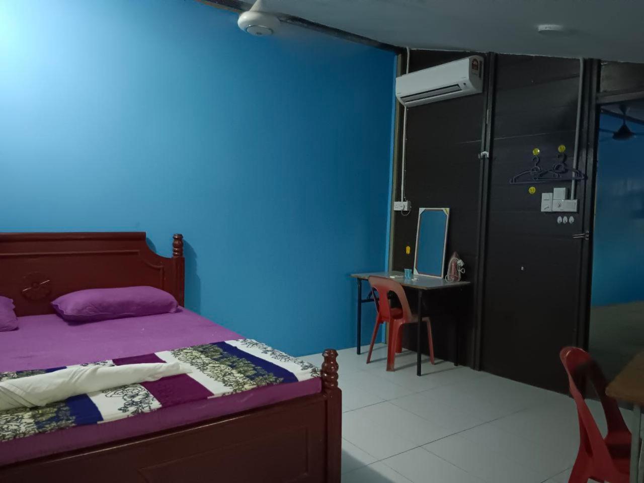 Budget Double Room photo 3