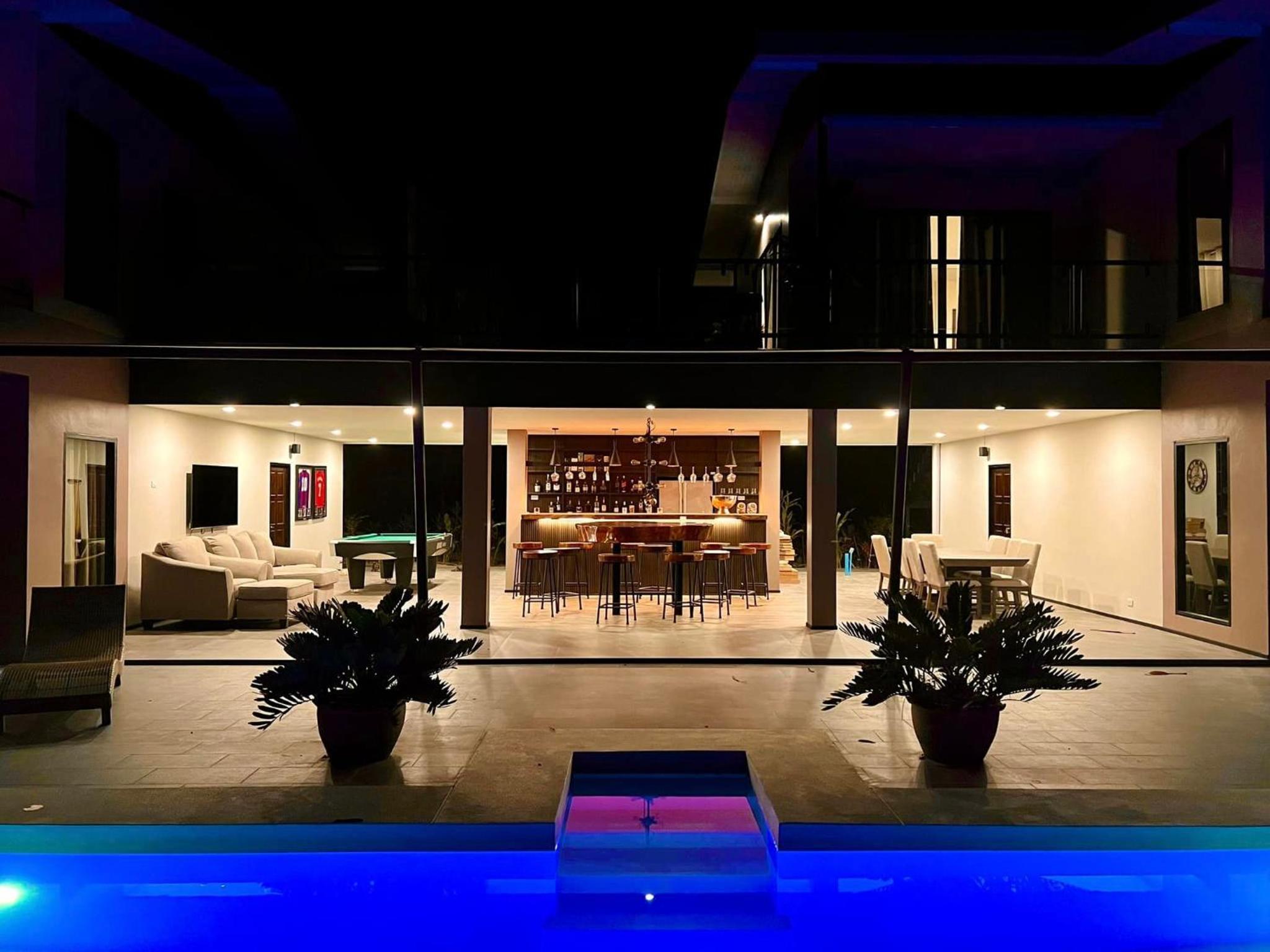 Three-Bedroom Villa - Photo 6