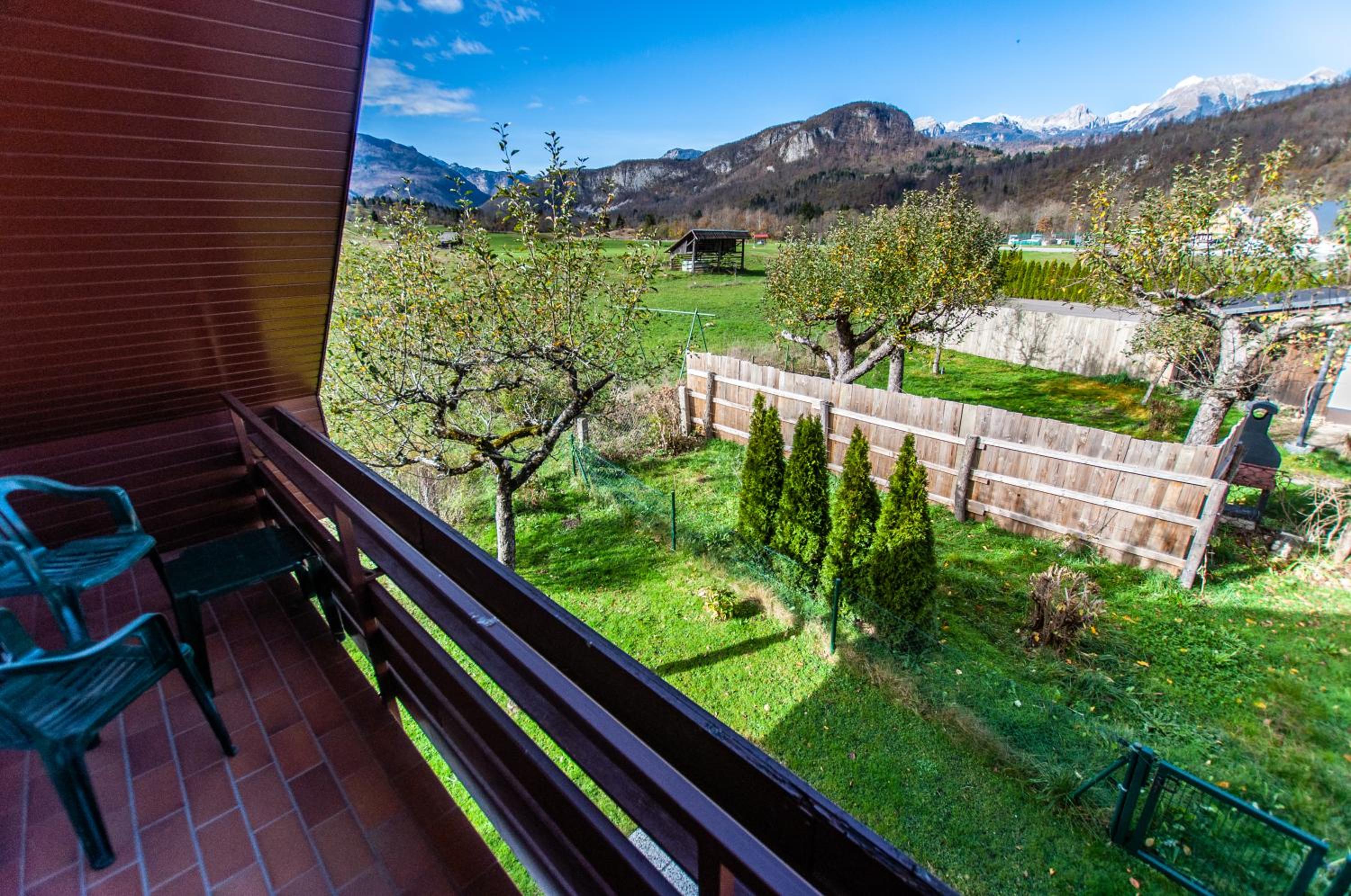 One-Bedroom Apartment with Balcony photo 3