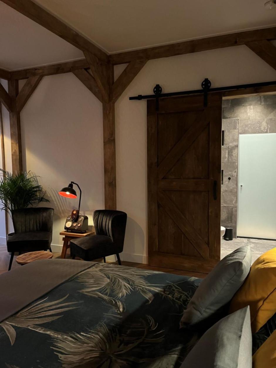 Deluxe King Room photo 1