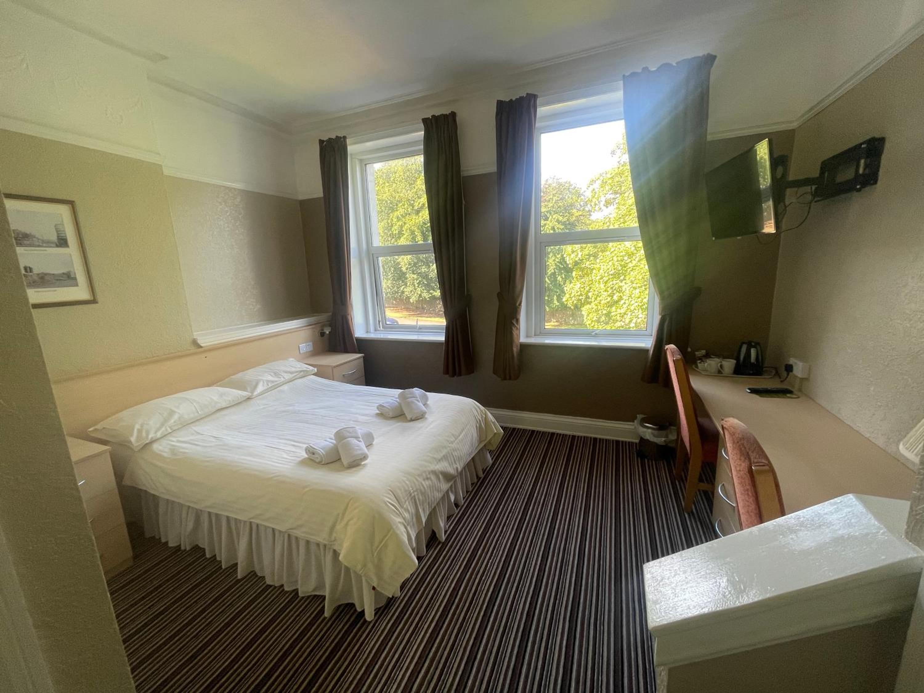 Double Room - Photo 7