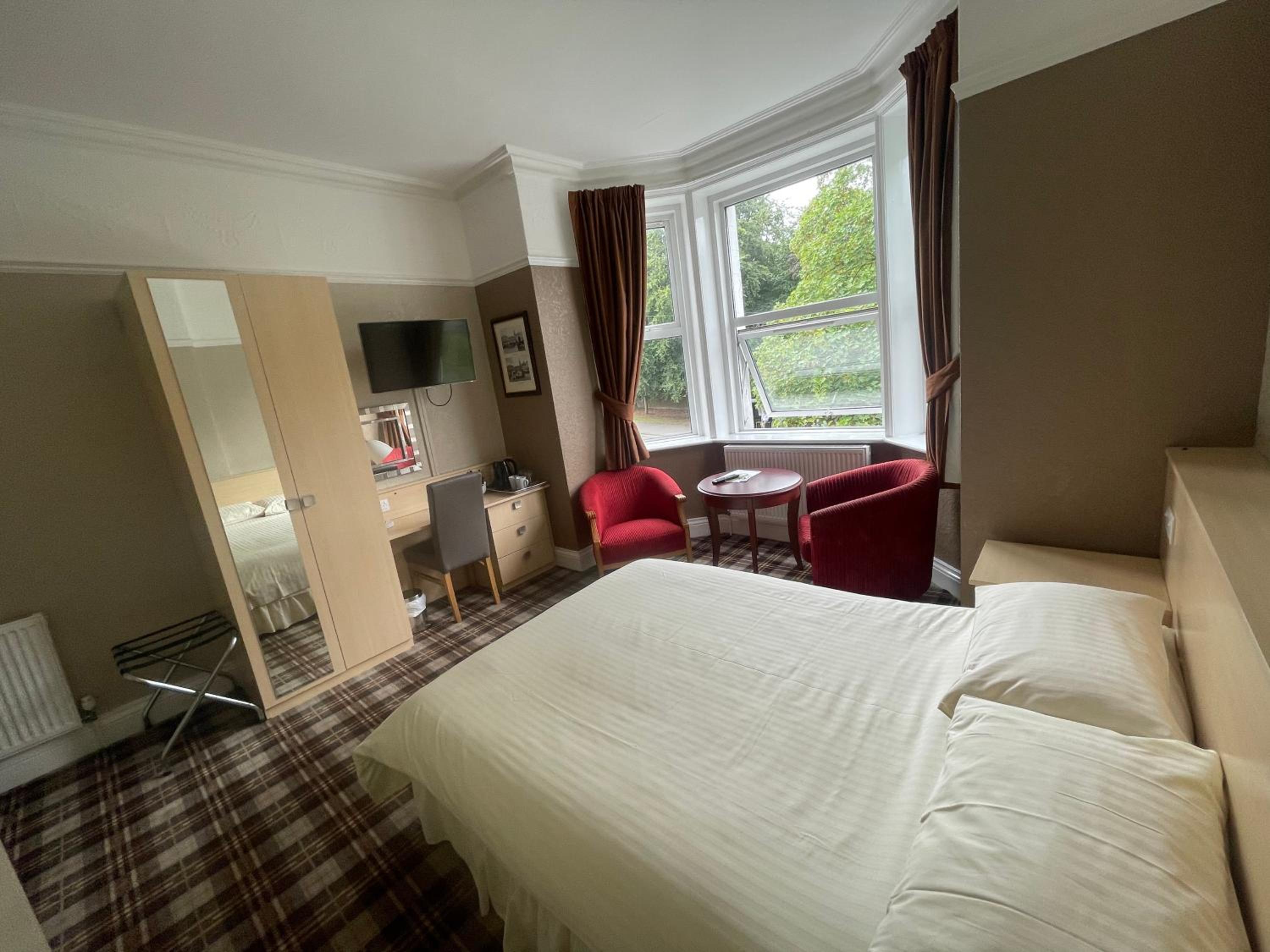 Double Room - Photo 8