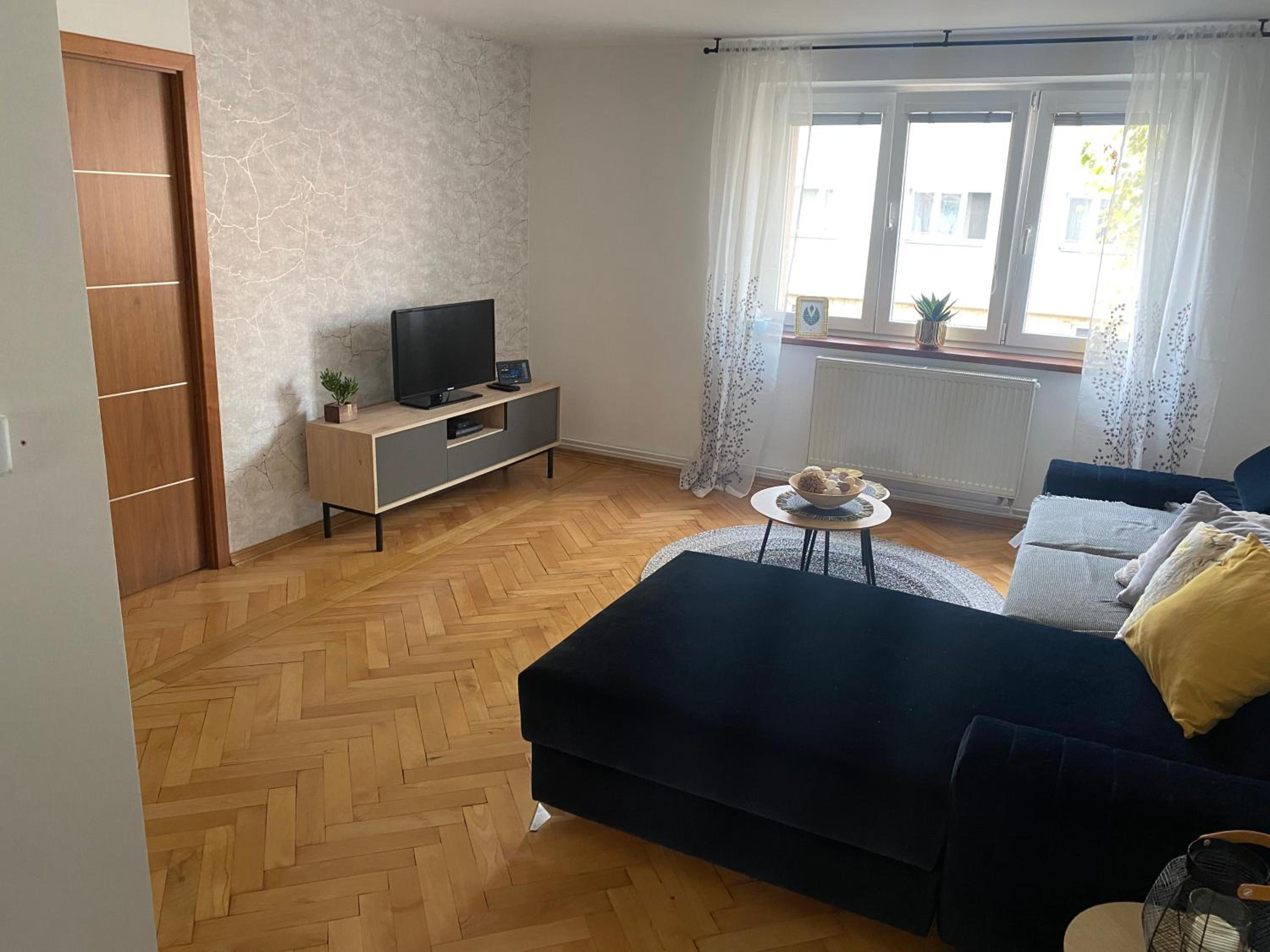One-Bedroom Apartment photo 1