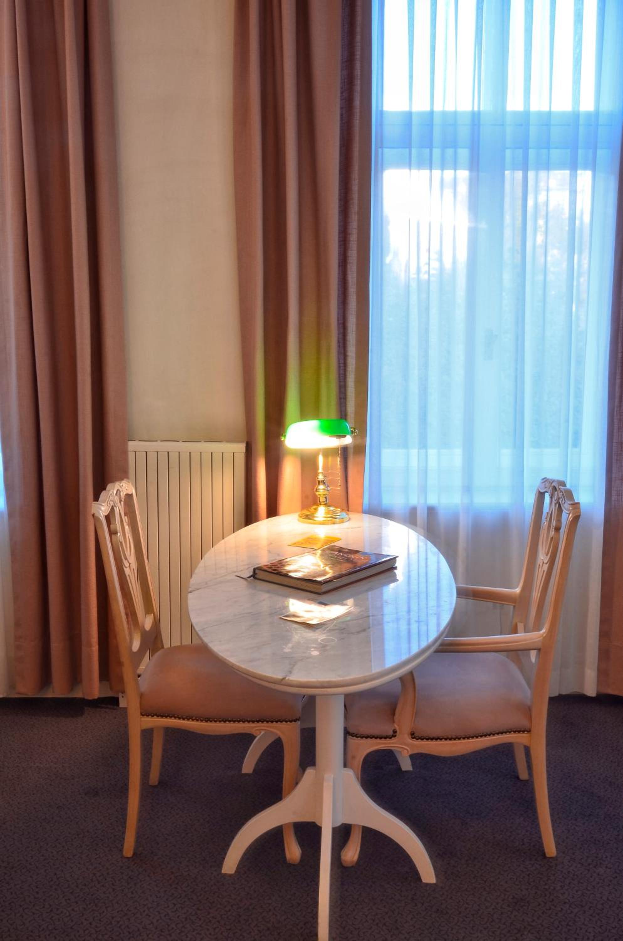 Suite - Photo 2
