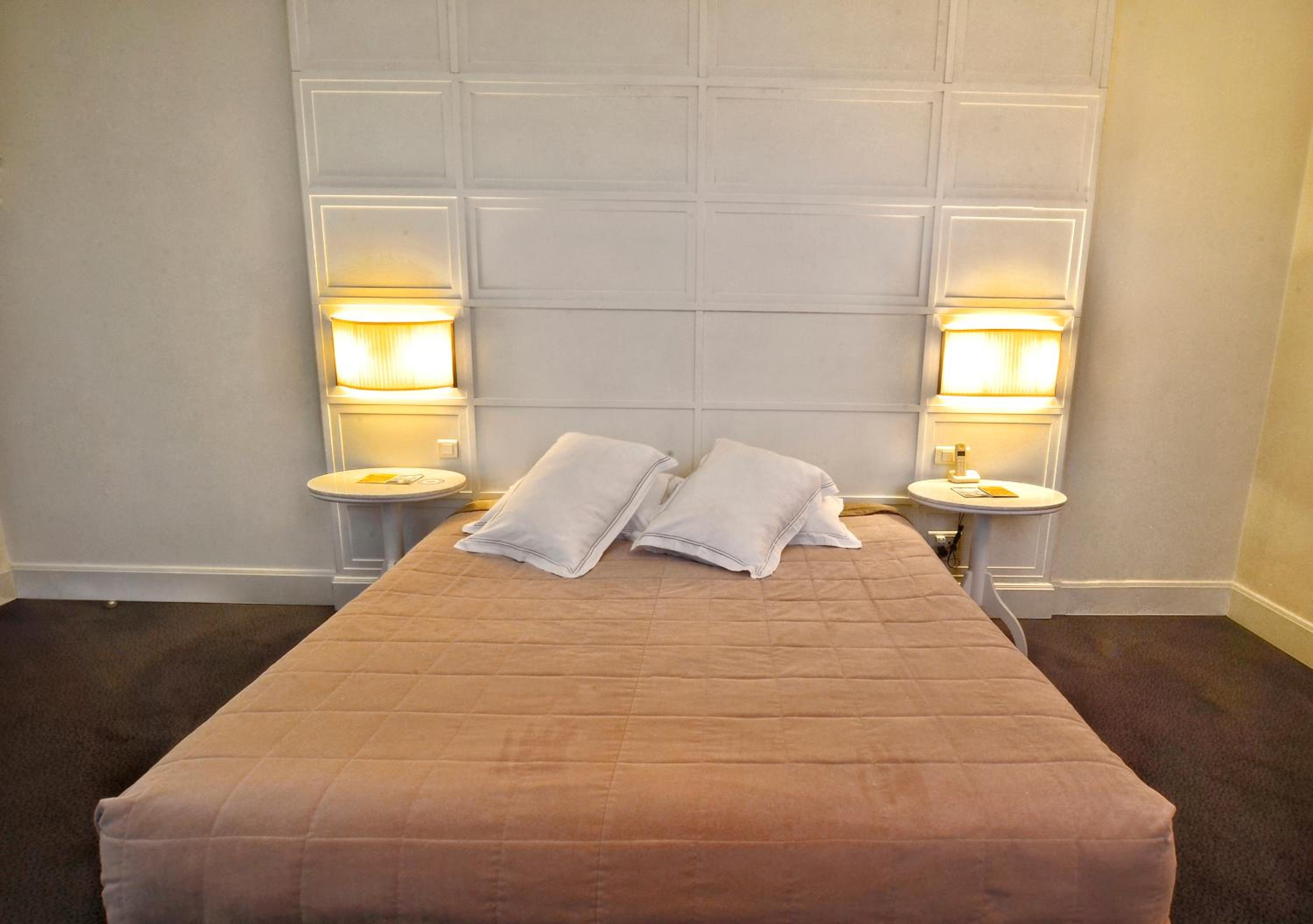 Suite - Photo 14