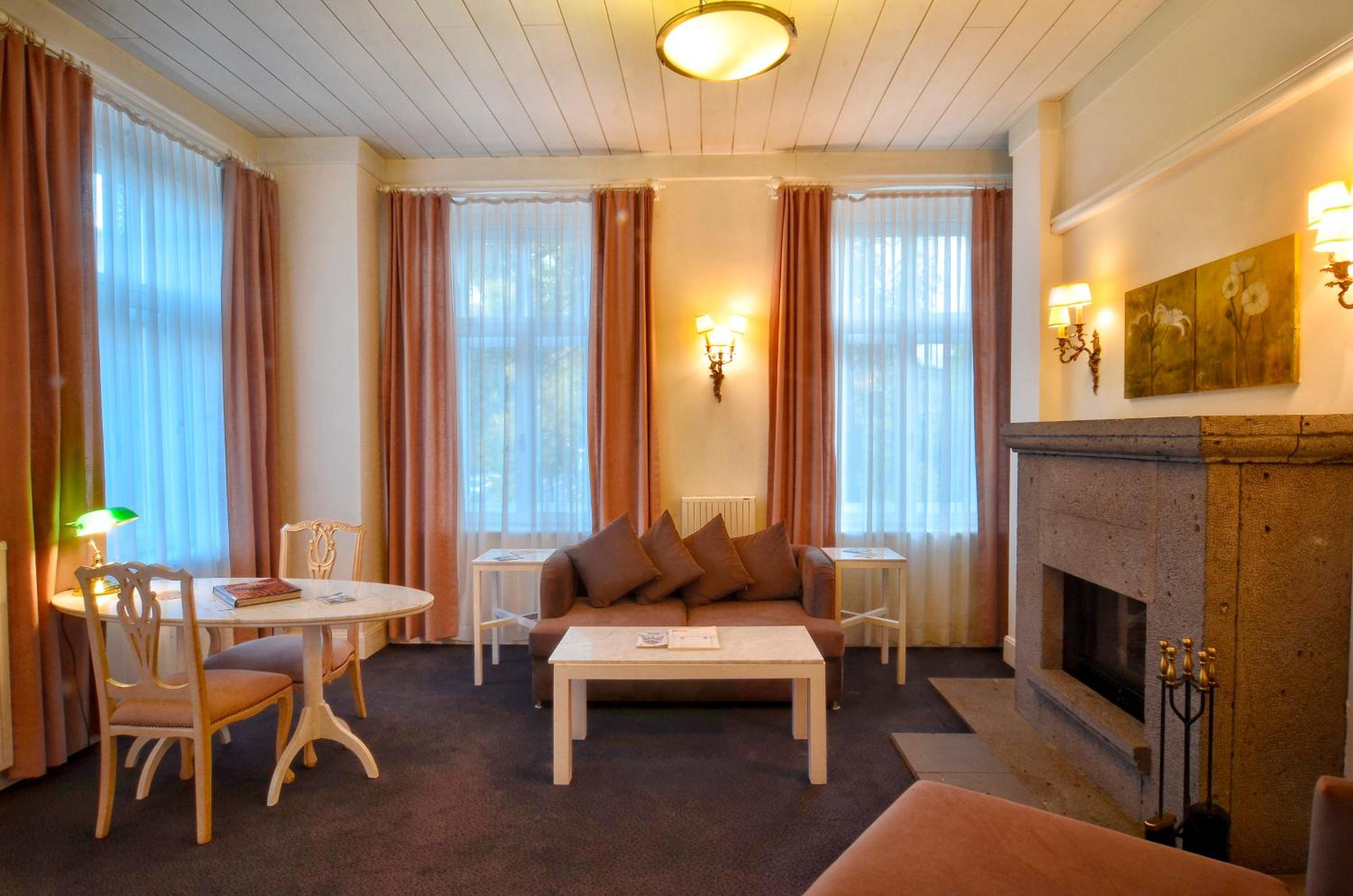 Suite - Photo 17