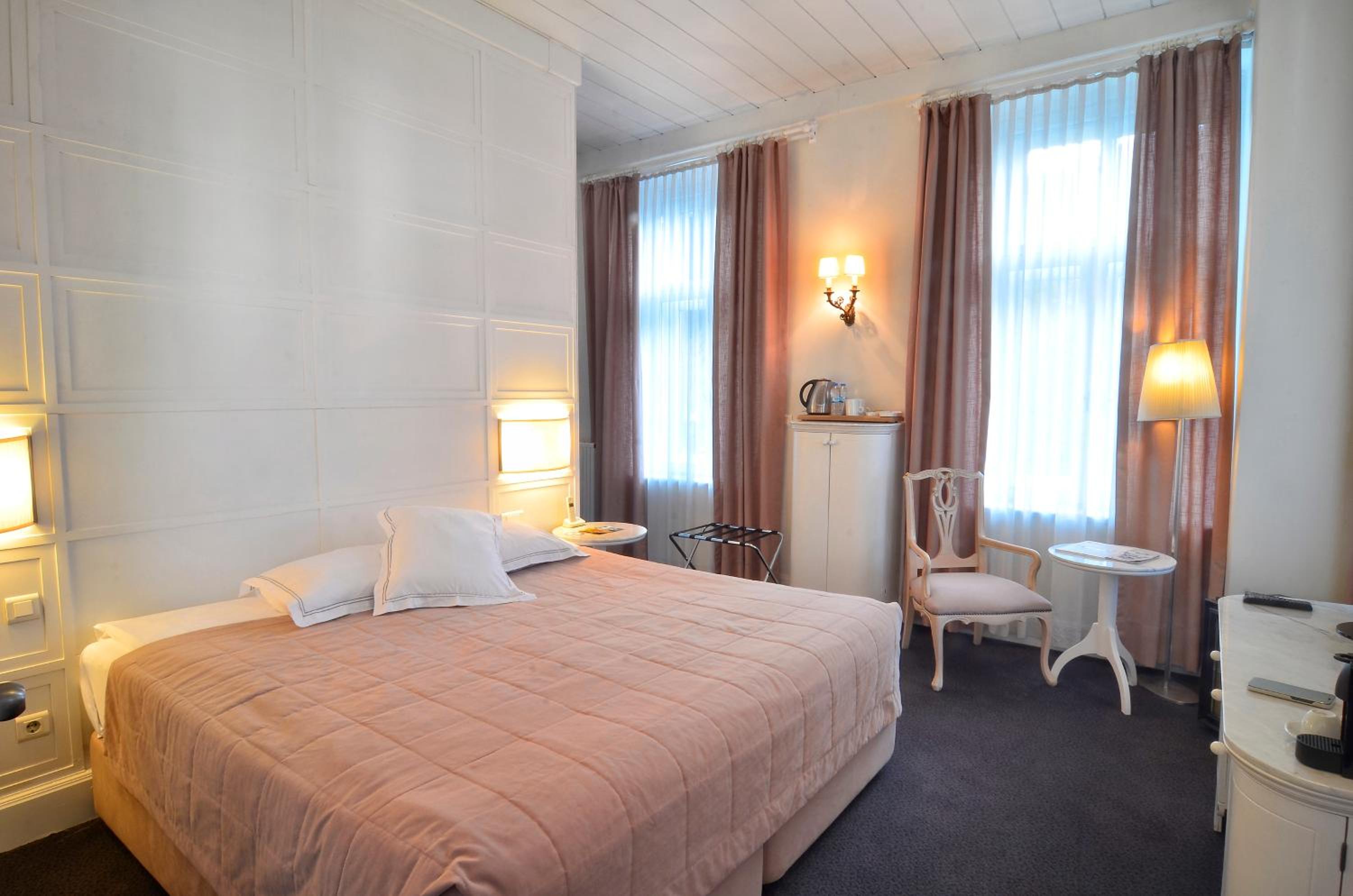 Standard Double Room - Photo 6