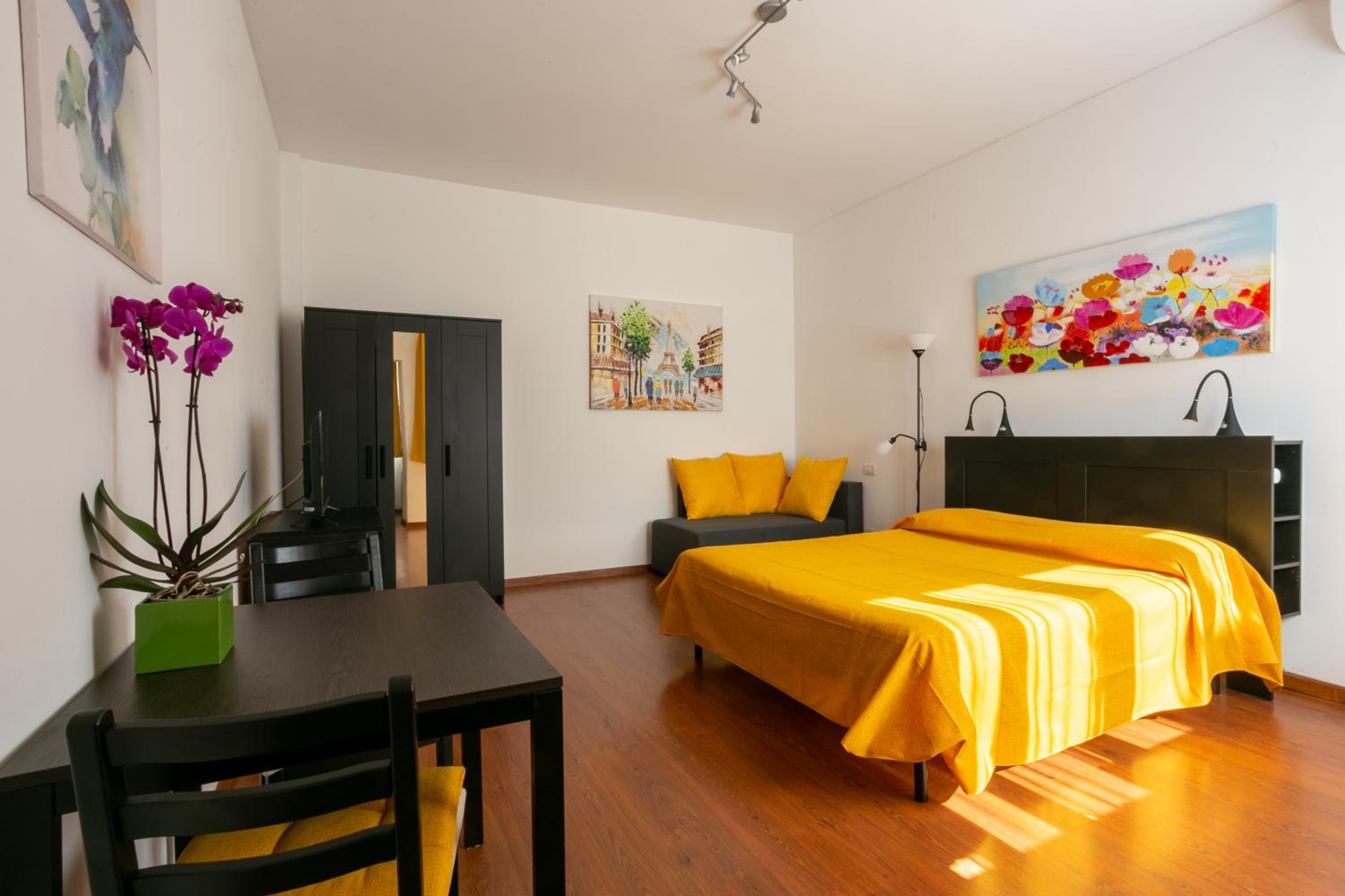 Studio Apartment
