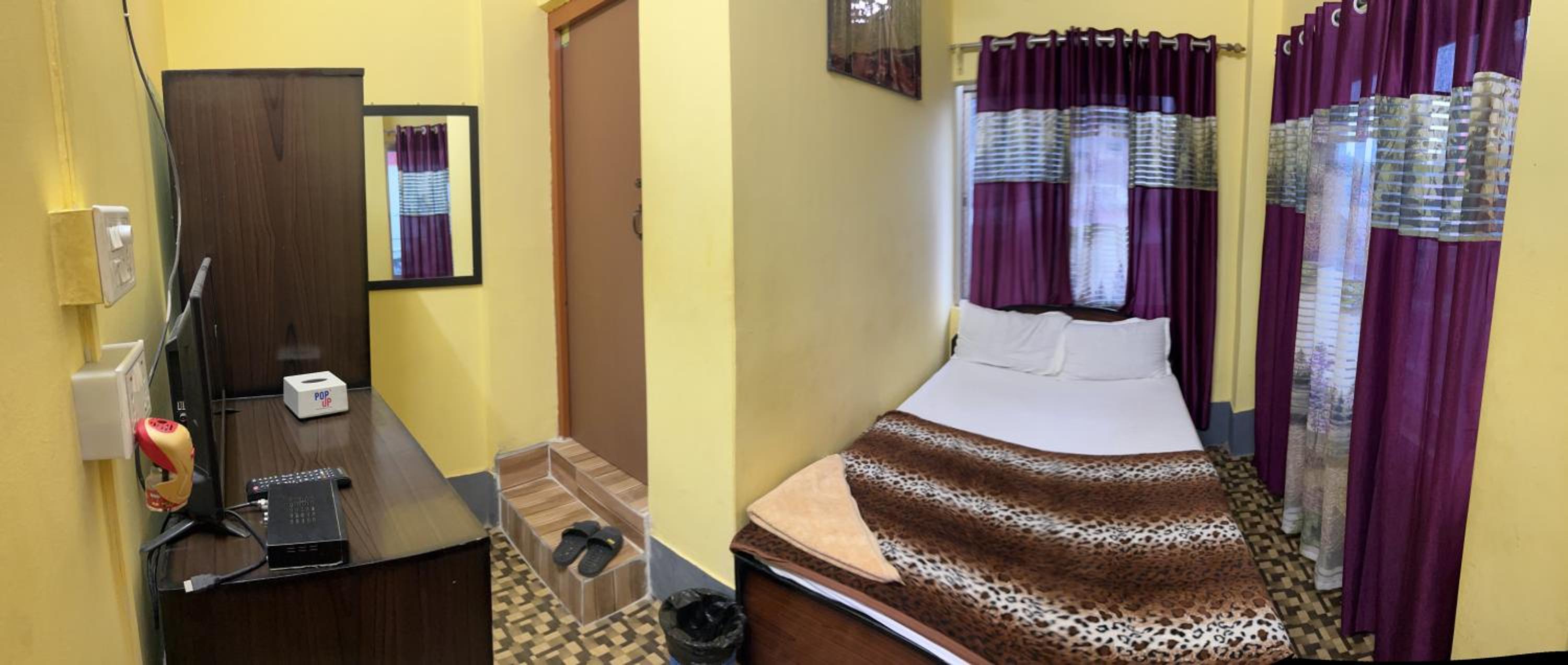 Single Room with Private Bathroom photo 1