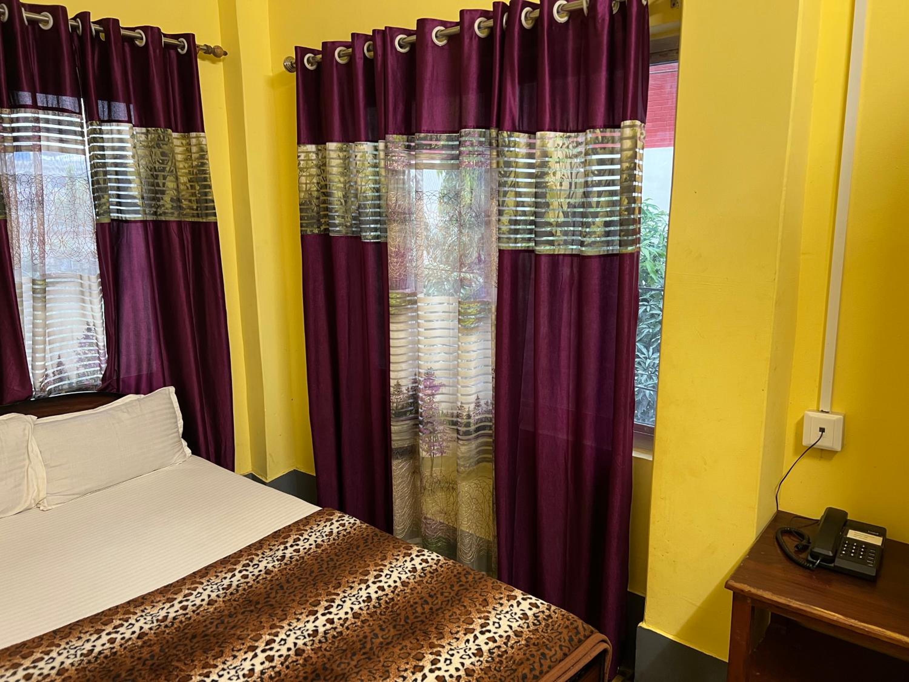 Single Room with Private Bathroom photo 3