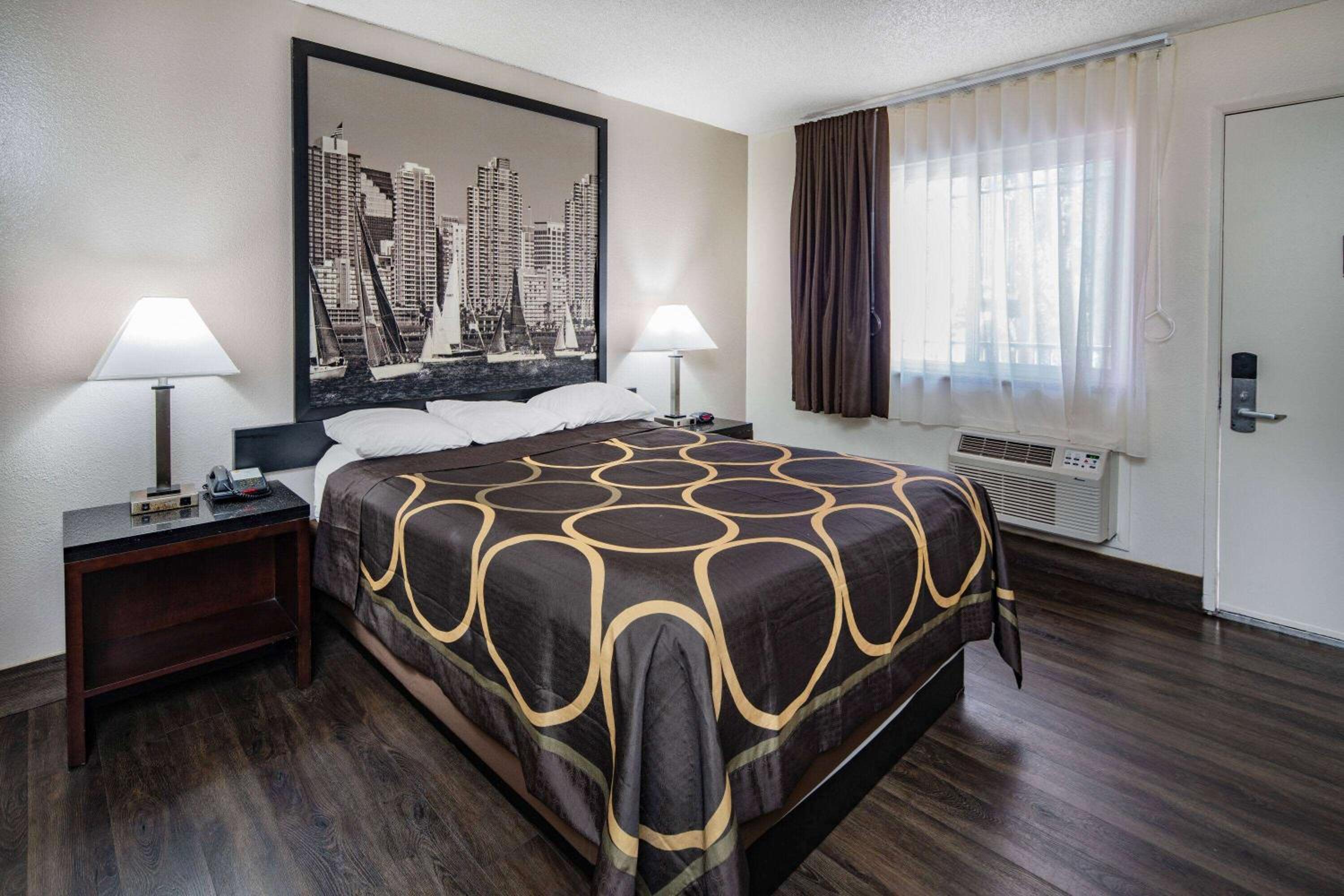 Queen Room - Photo 1