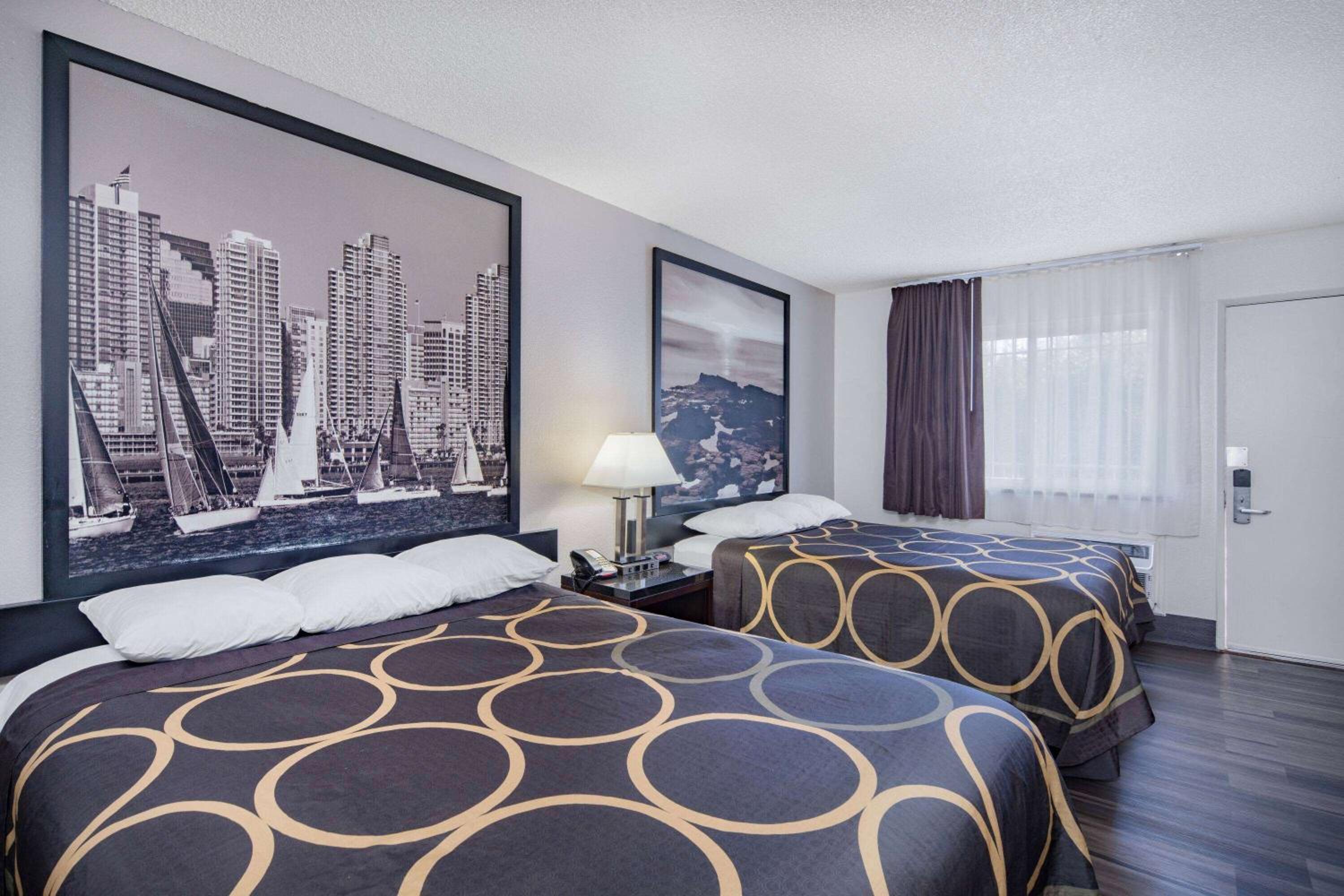 Queen Room with Two Queen Beds - Photo 1