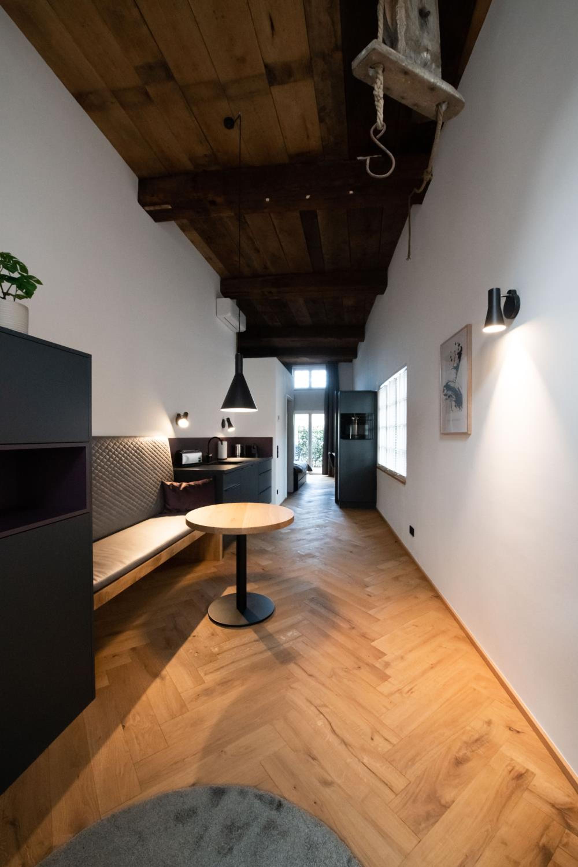 Apartment with Terrace photo 3