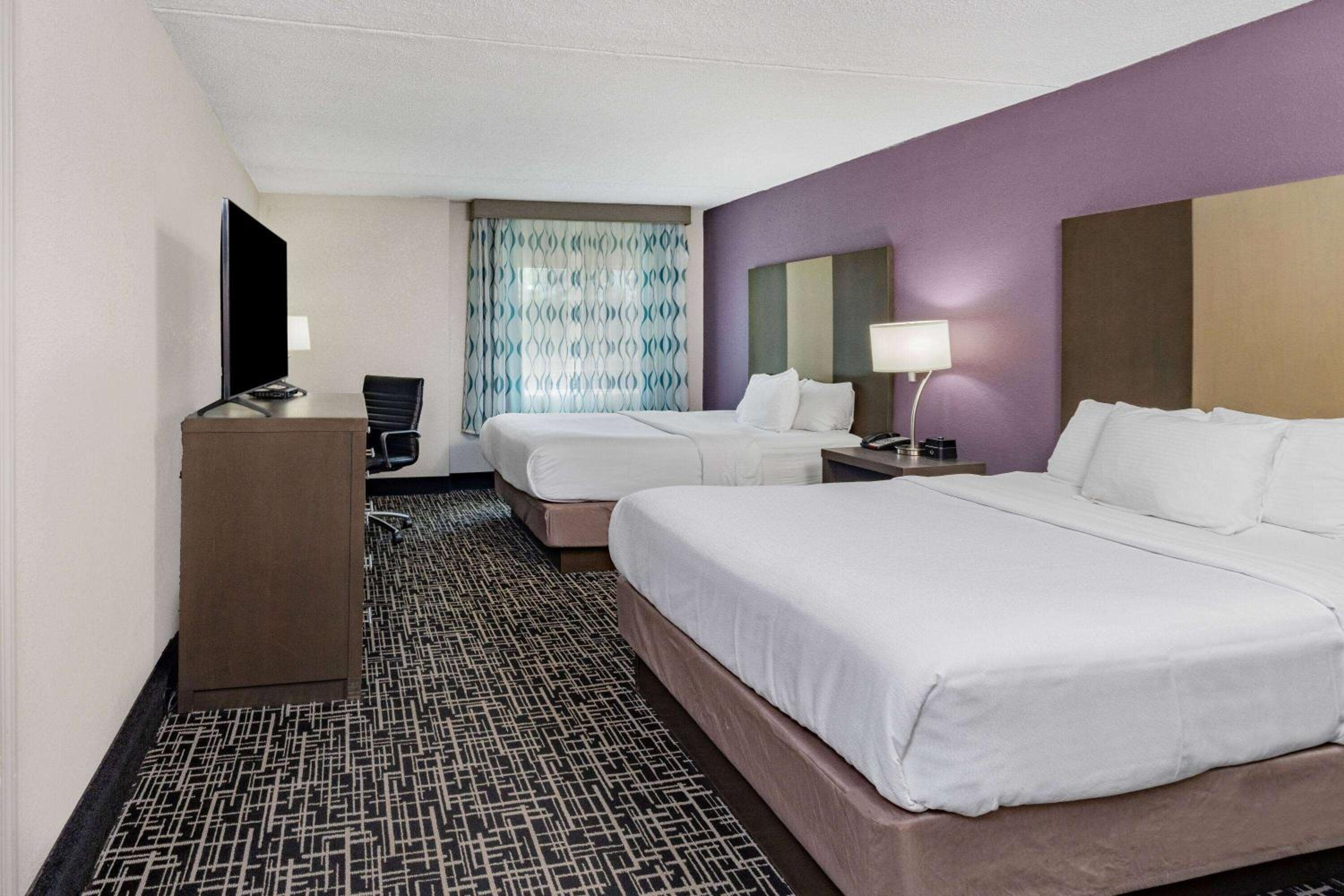 One-Bedroom Suite with Two Queen Beds - Non-Smoking photo 2