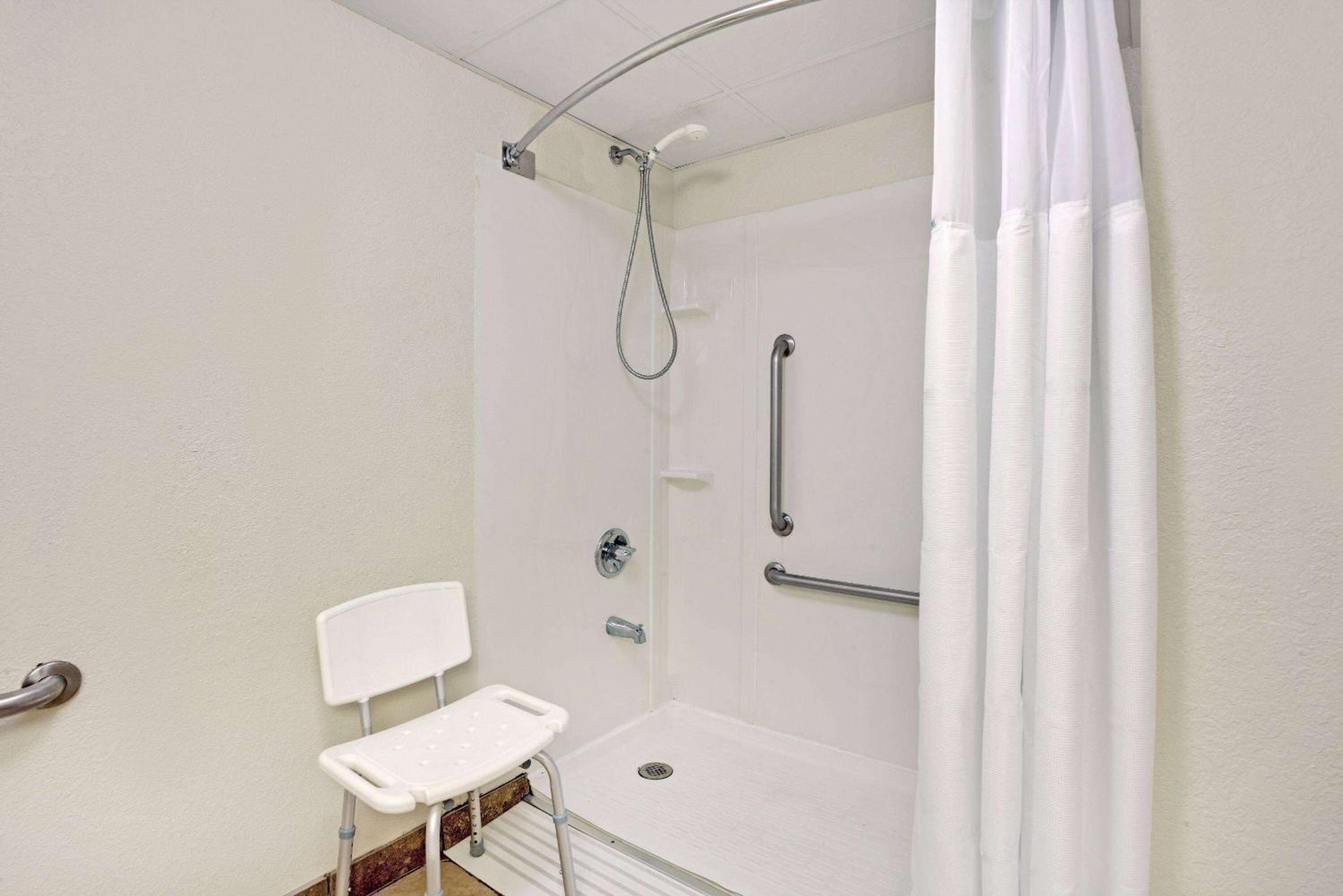 Double Room with Mobility Access and Roll-In Shower -  Non-Smoking - Photo 2