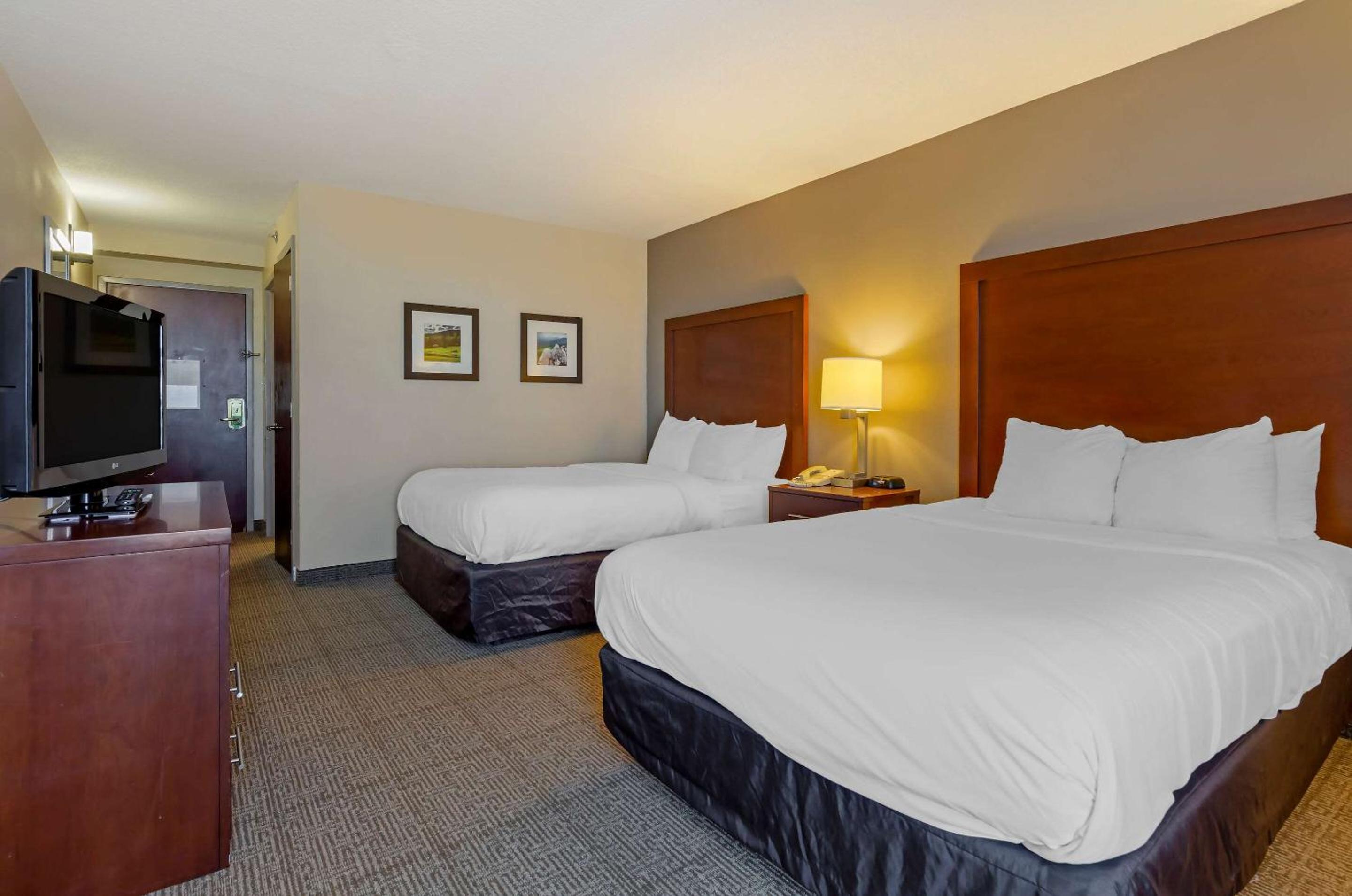 Double Room with Two Double Beds - Non-Smoking - Photo 4