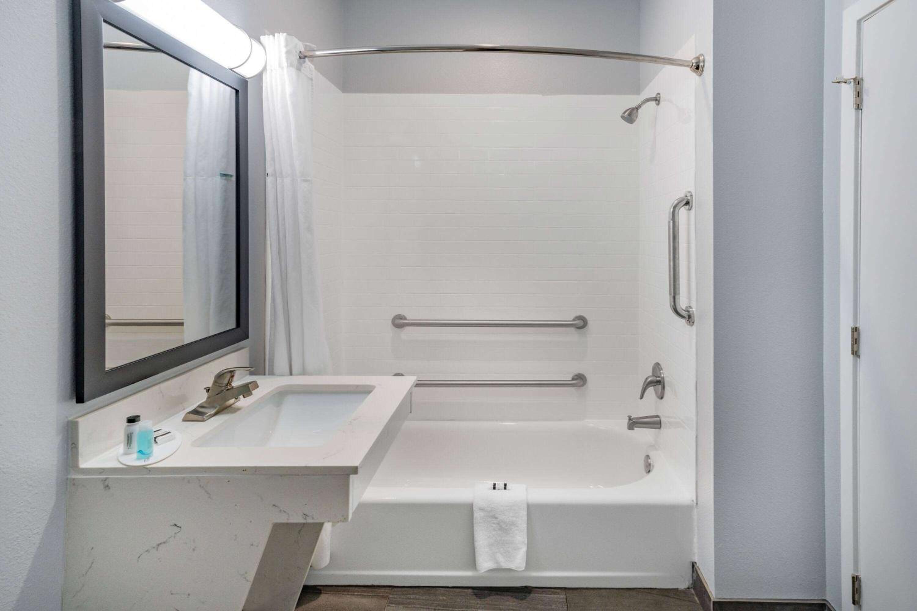 King Room - Mobility Access/Non-Smoking - Photo 2