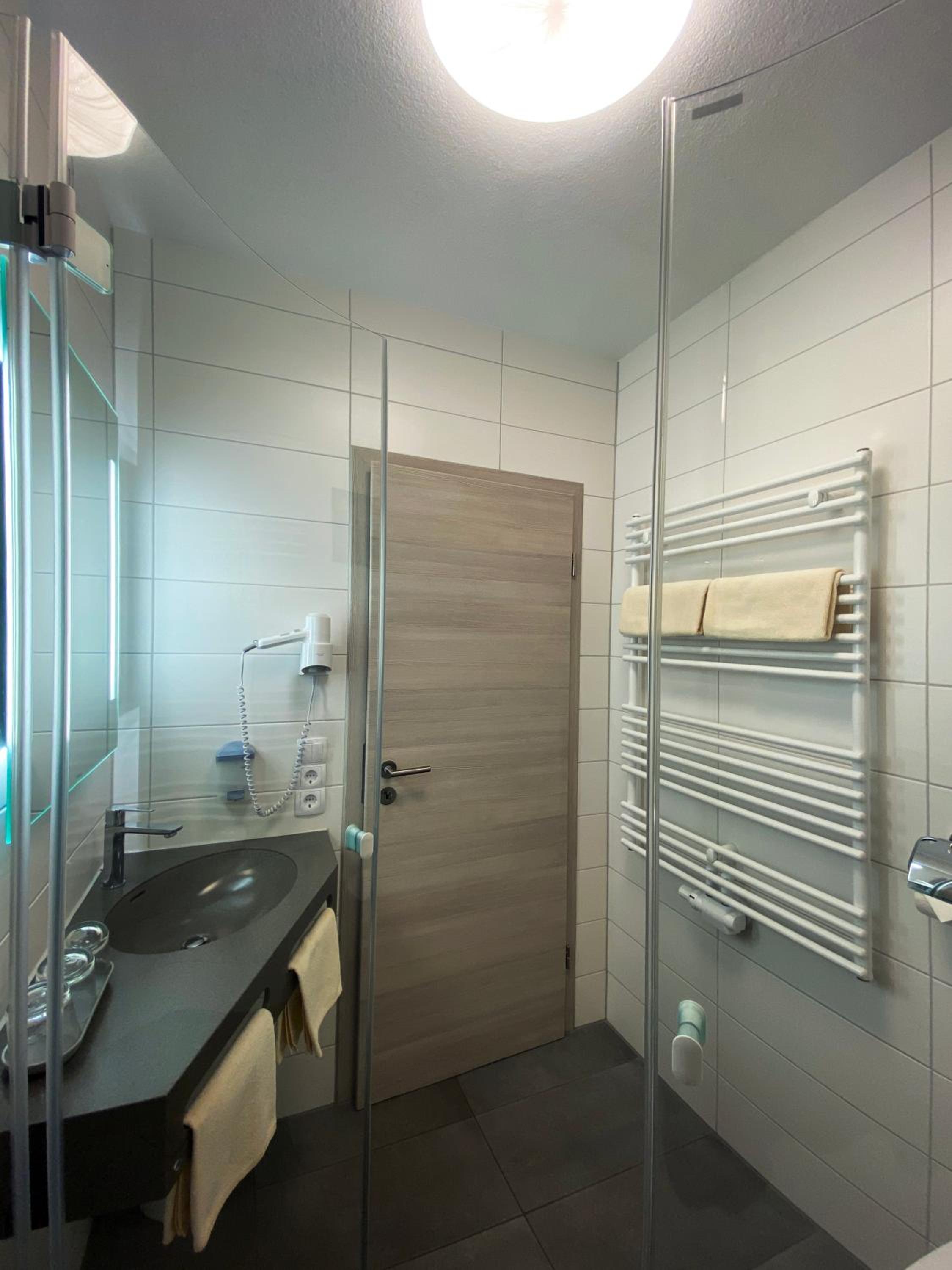 Triple Room with Bathroom - Photo 2
