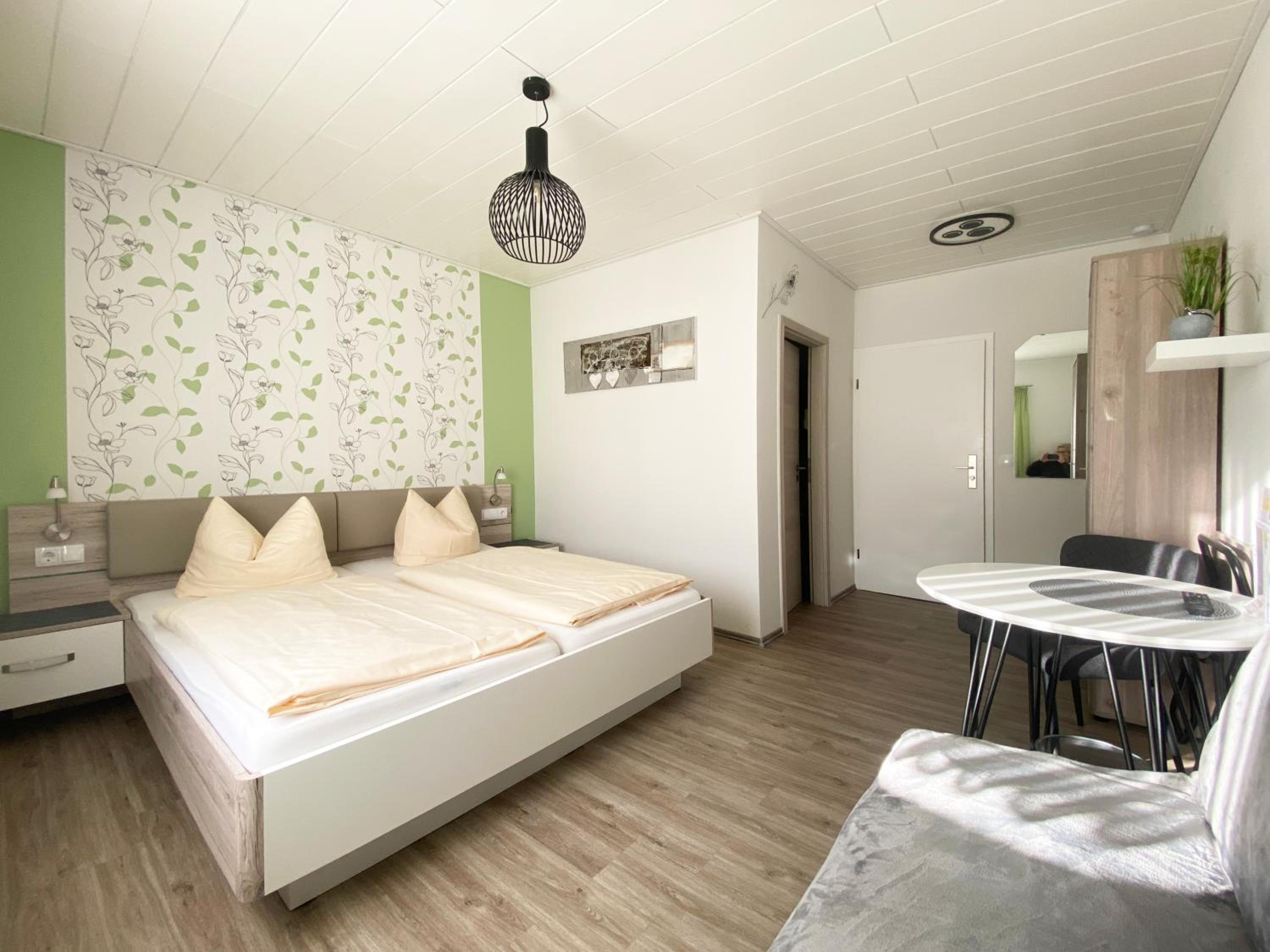 Triple Room with Bathroom - Photo 6