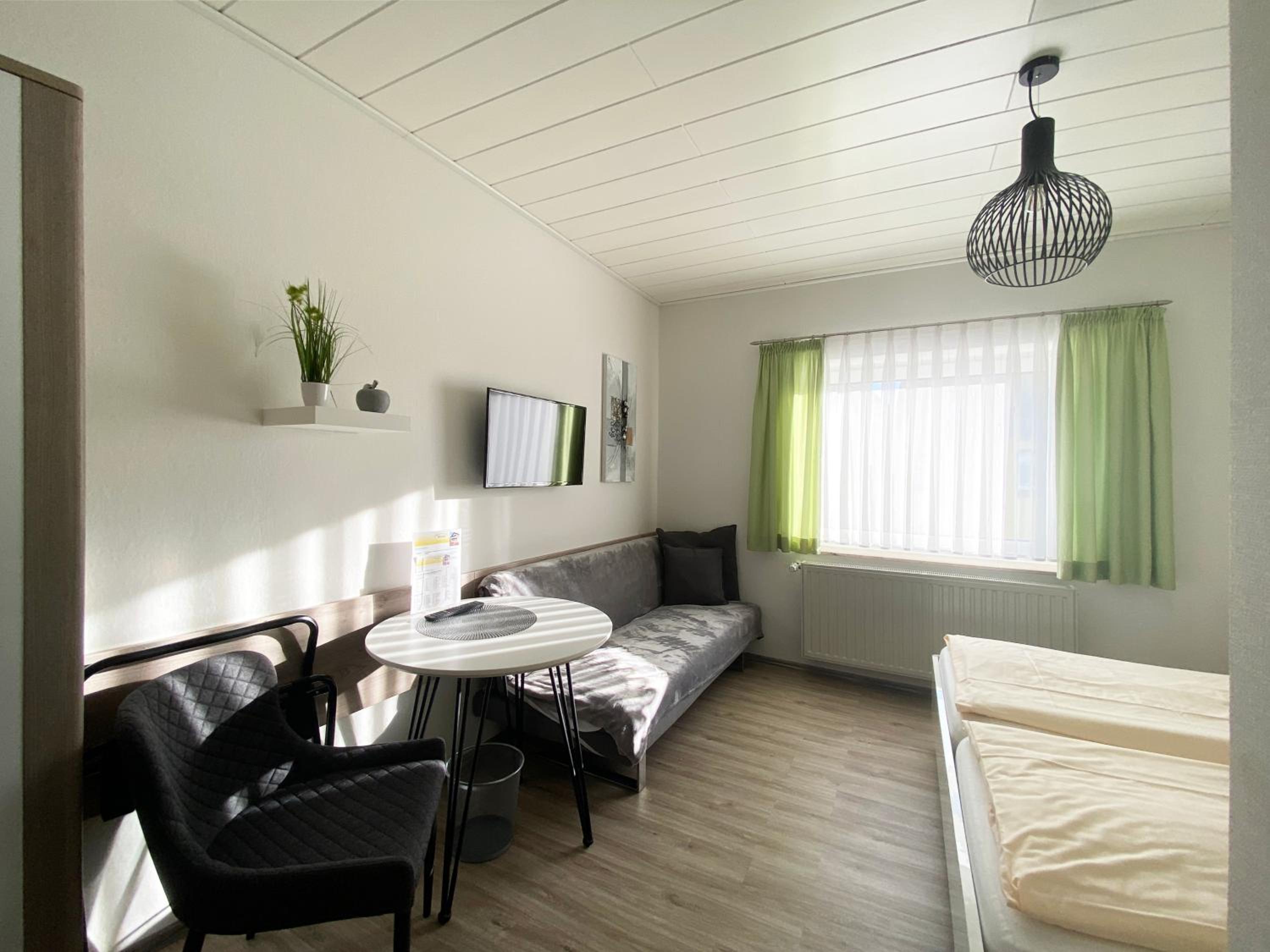 Triple Room with Bathroom - Photo 5