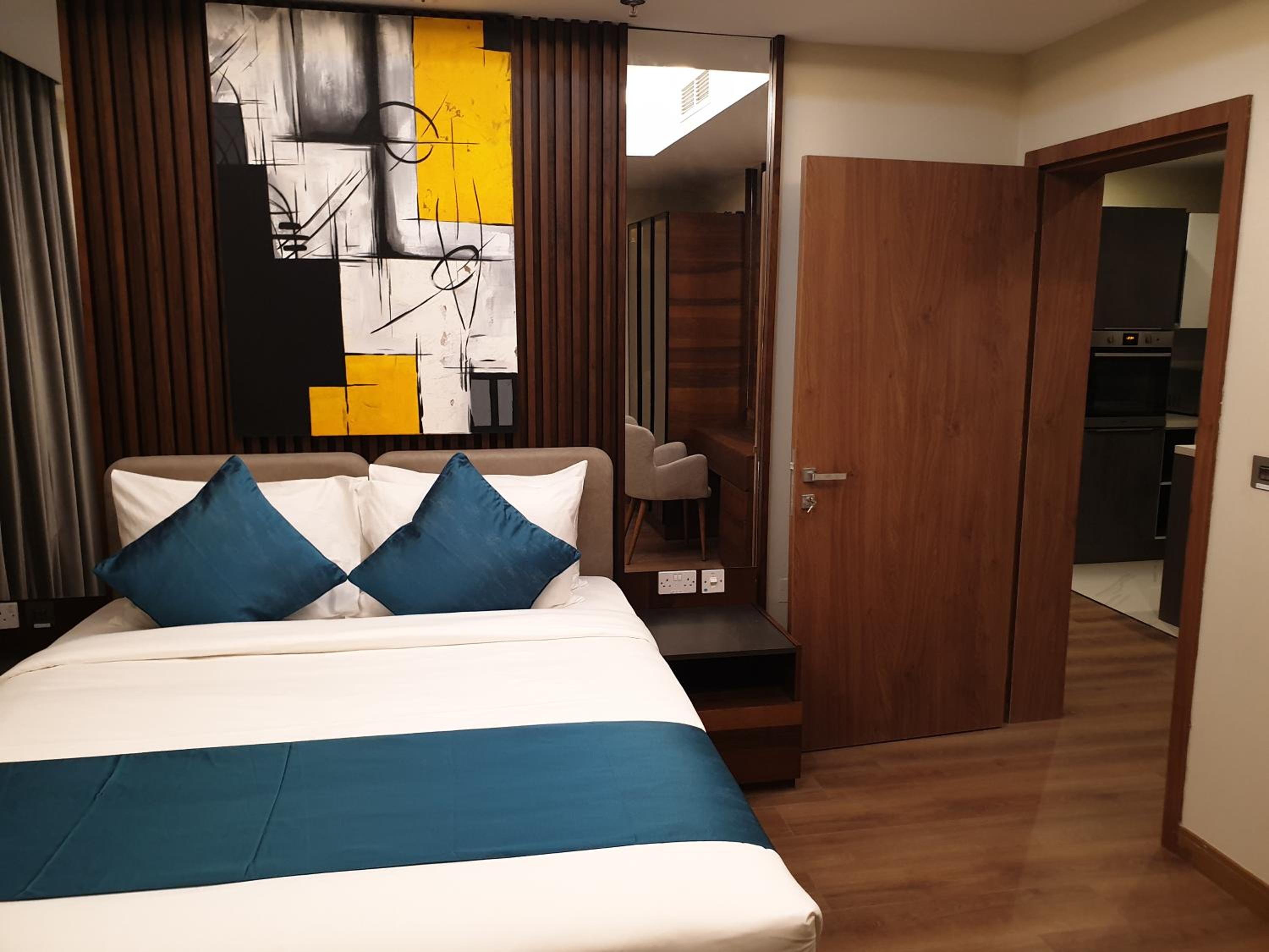 Two-Bedroom Apartment - Photo 16