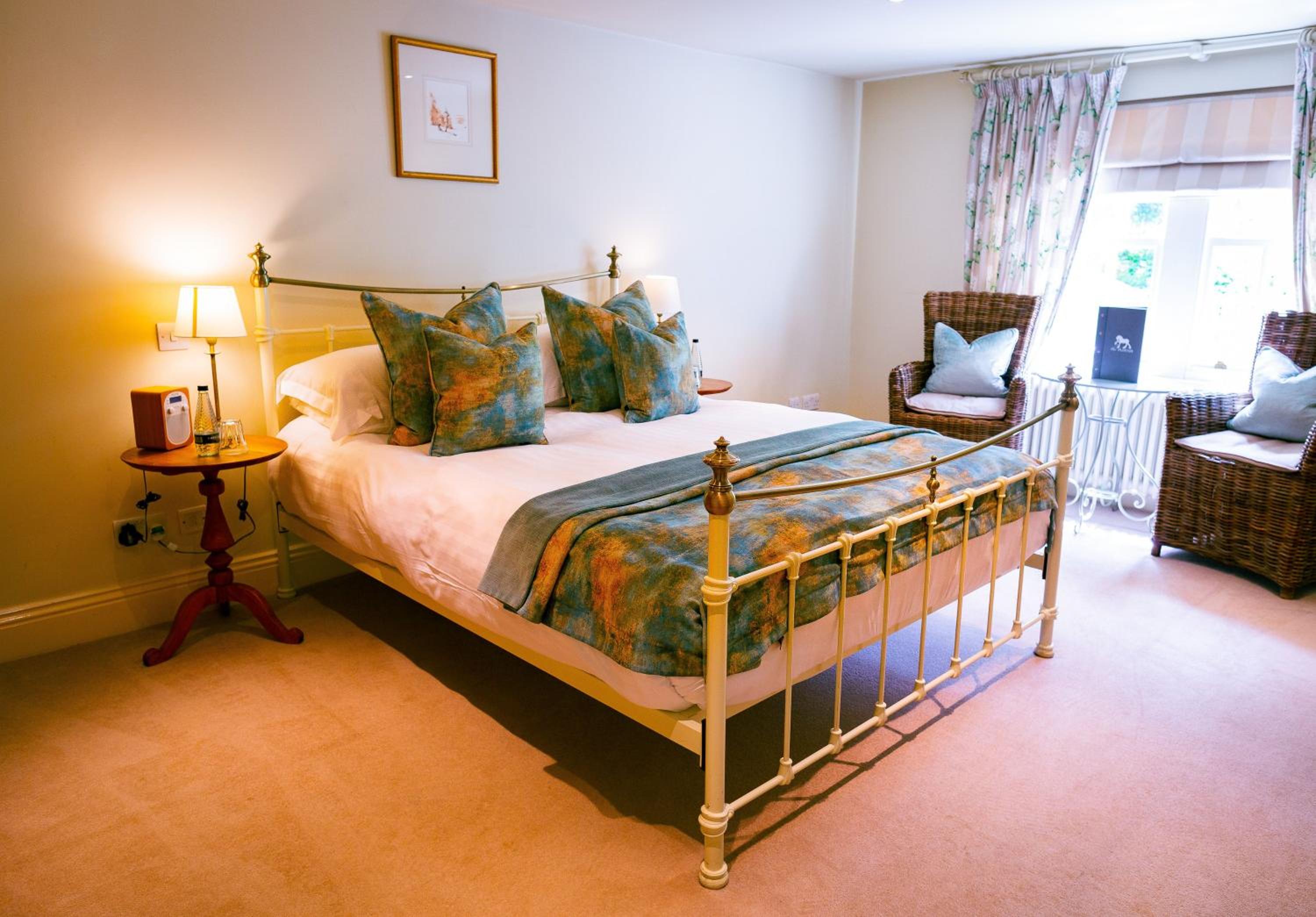 Deluxe King Room - Pet Friendly - Photo 1