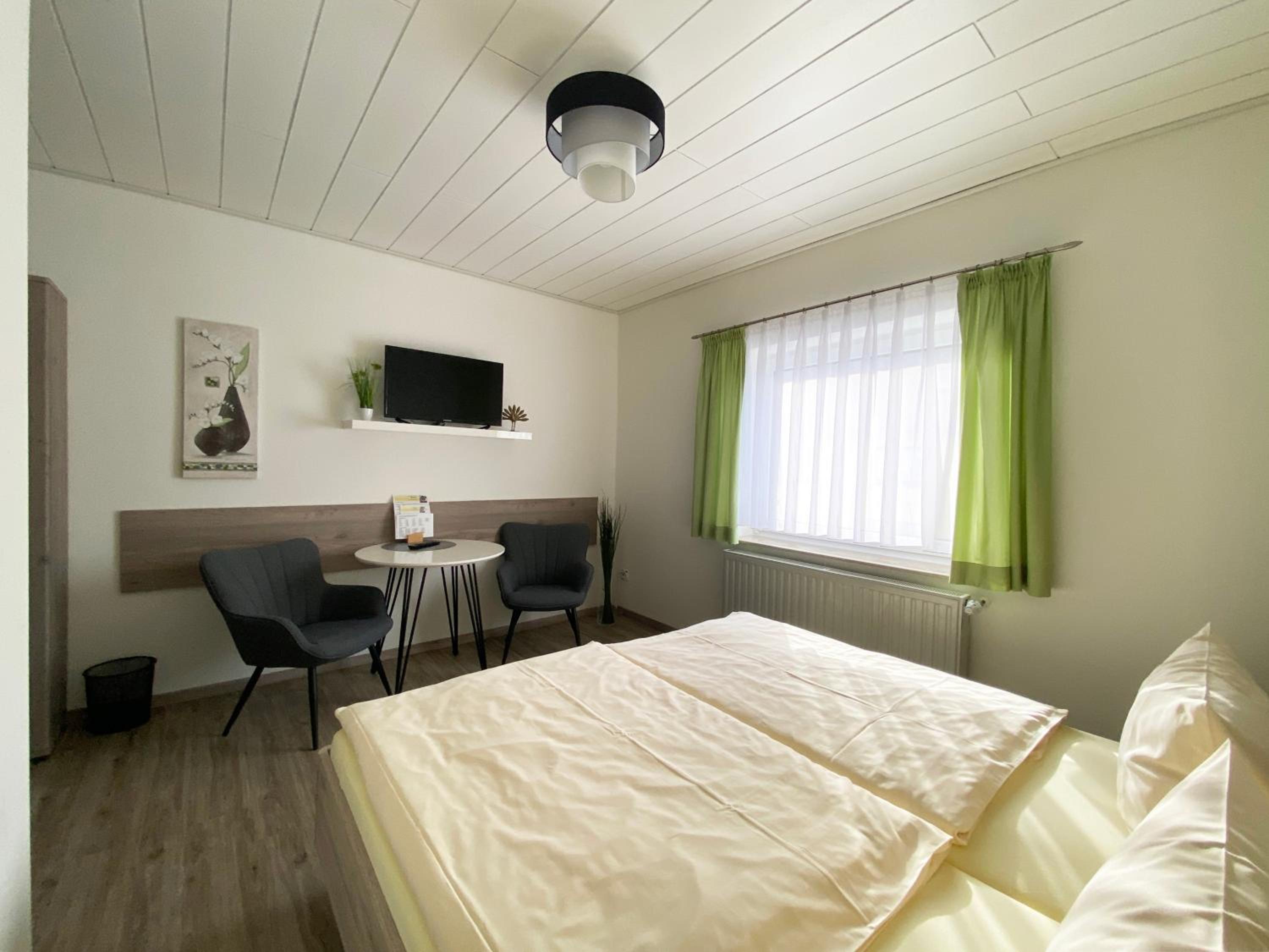 Double Room - Photo 6