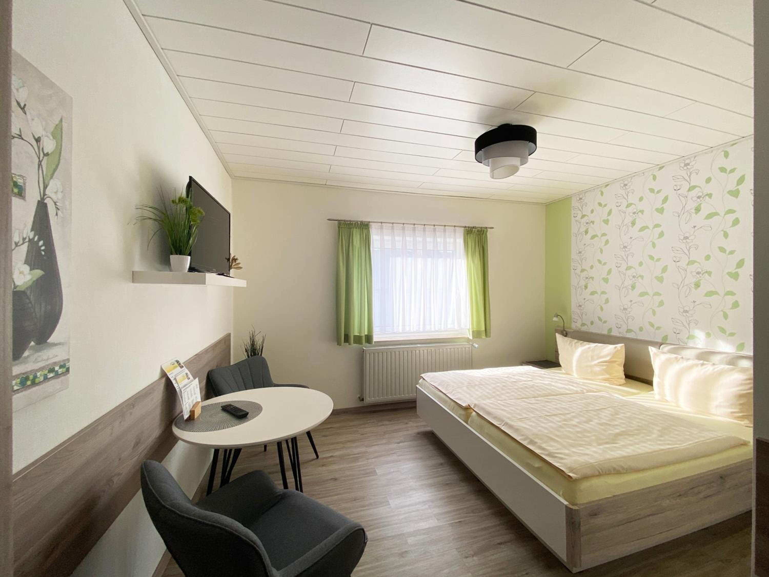 Double Room - Photo 5