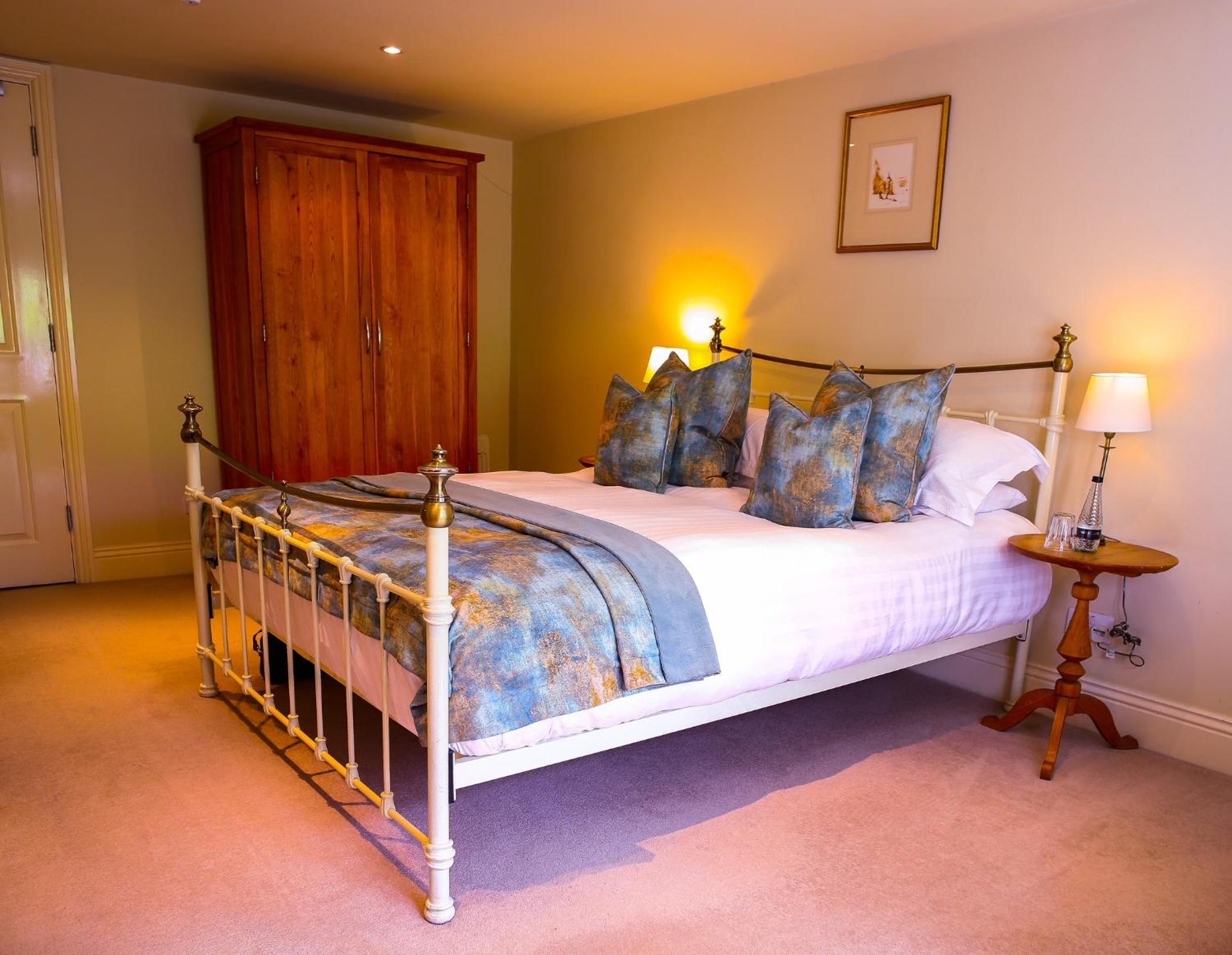 Deluxe King Room - Pet Friendly - Photo 3