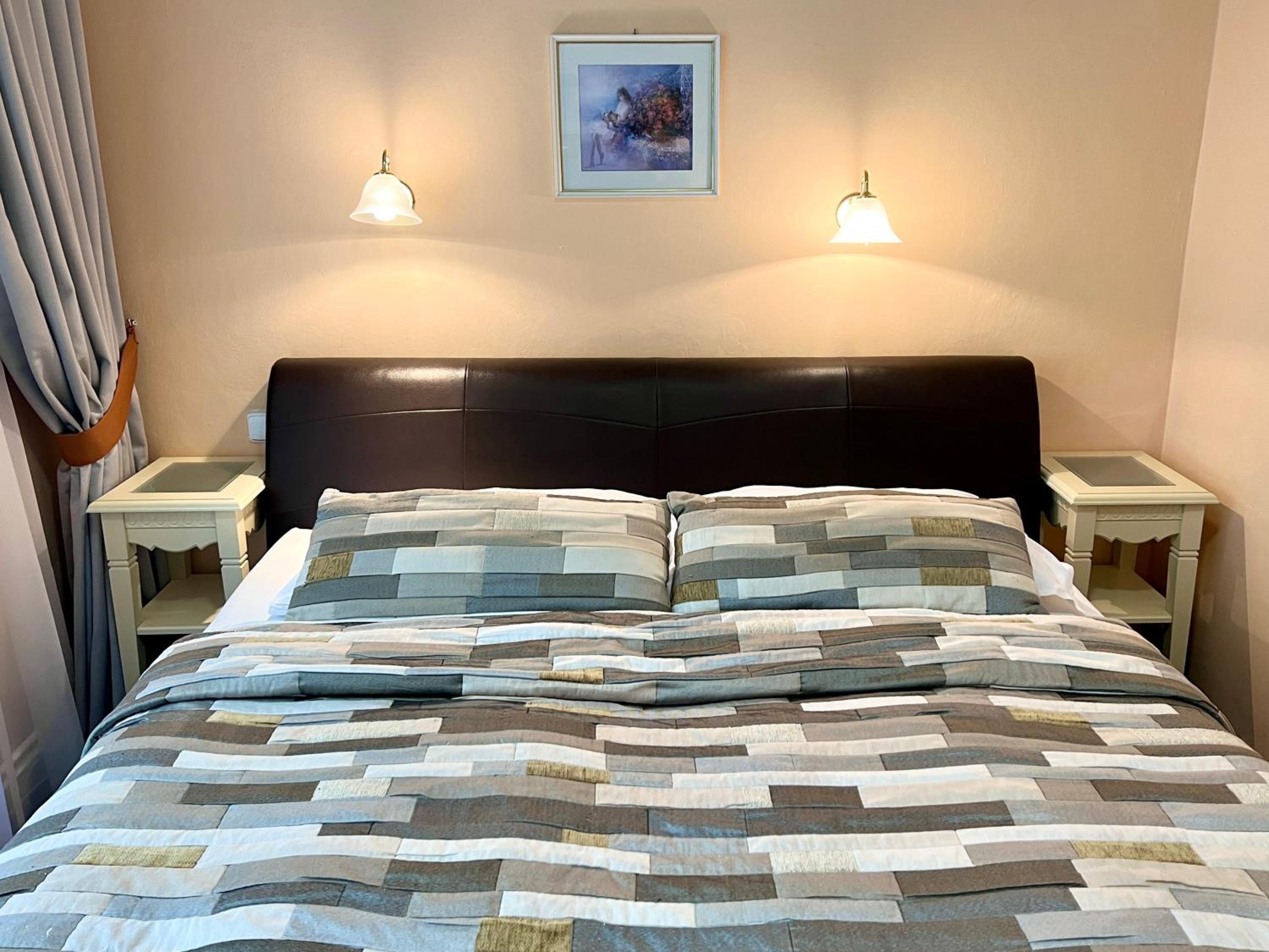 Standard Double Room - Photo 8
