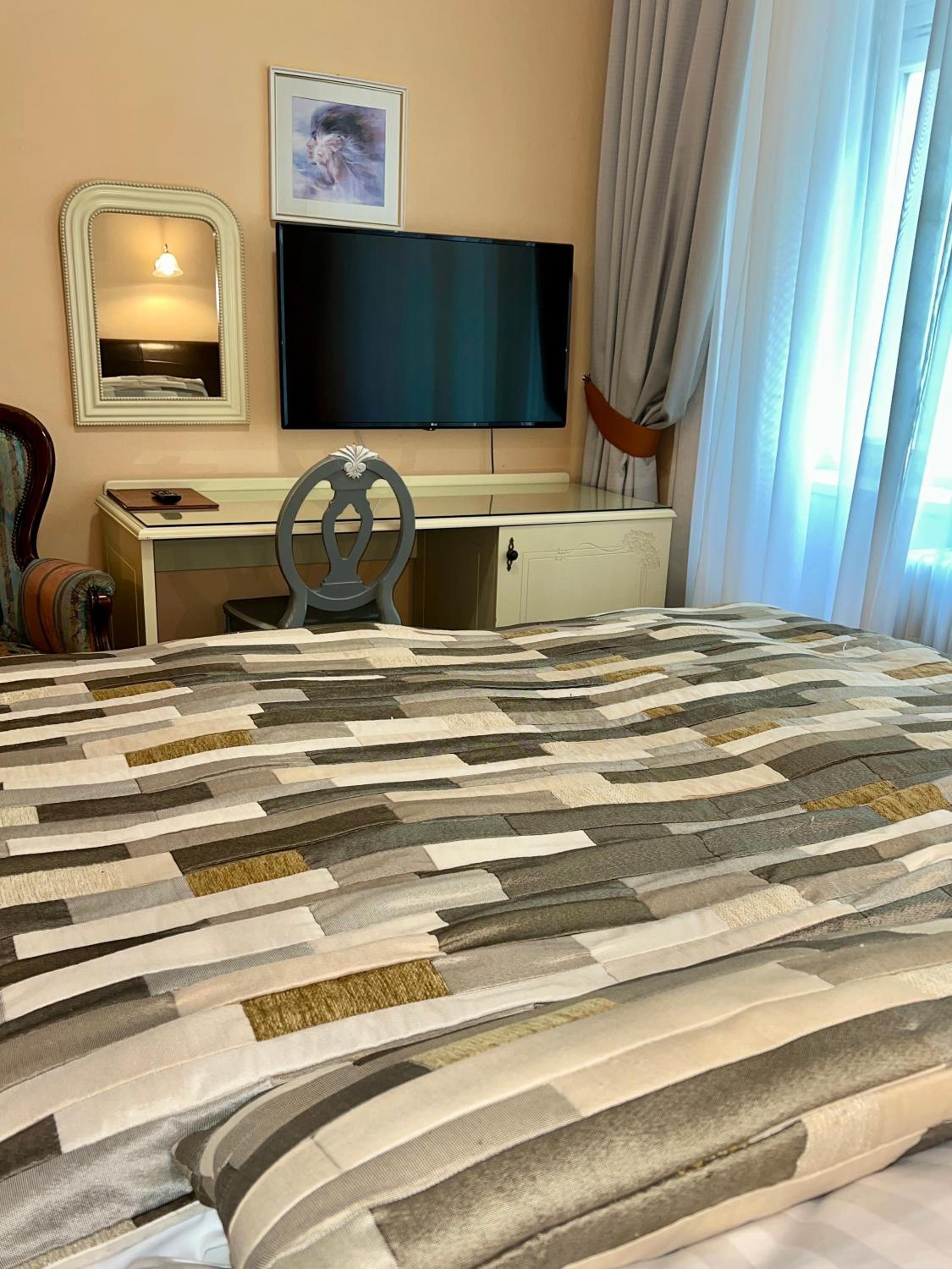 Standard Double Room - Photo 7