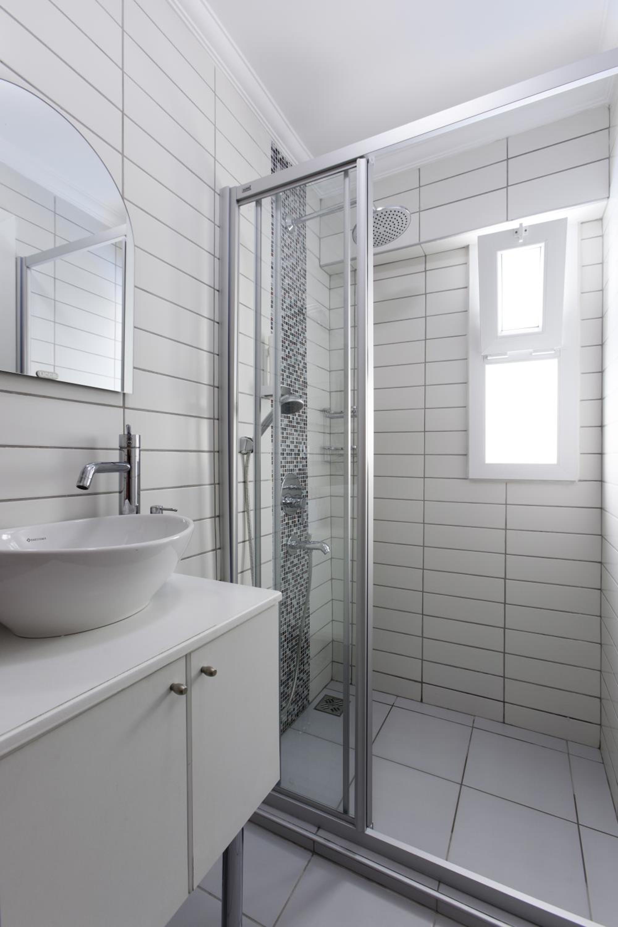 Double or Twin Room with Garden View - Photo 3