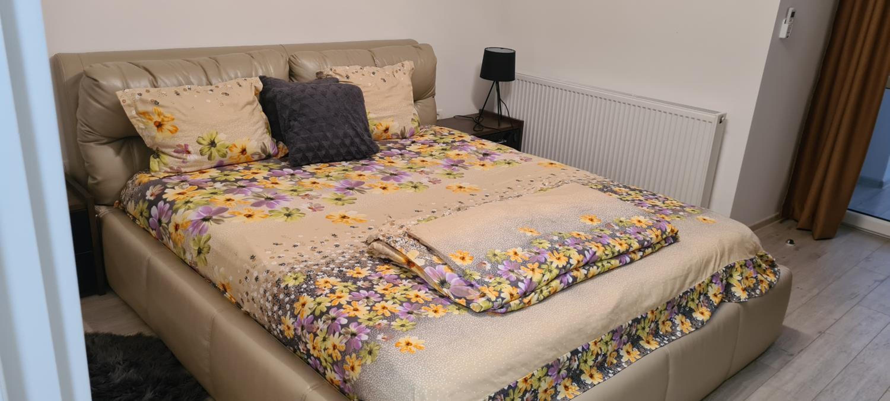 One-Bedroom Apartment - Photo 2