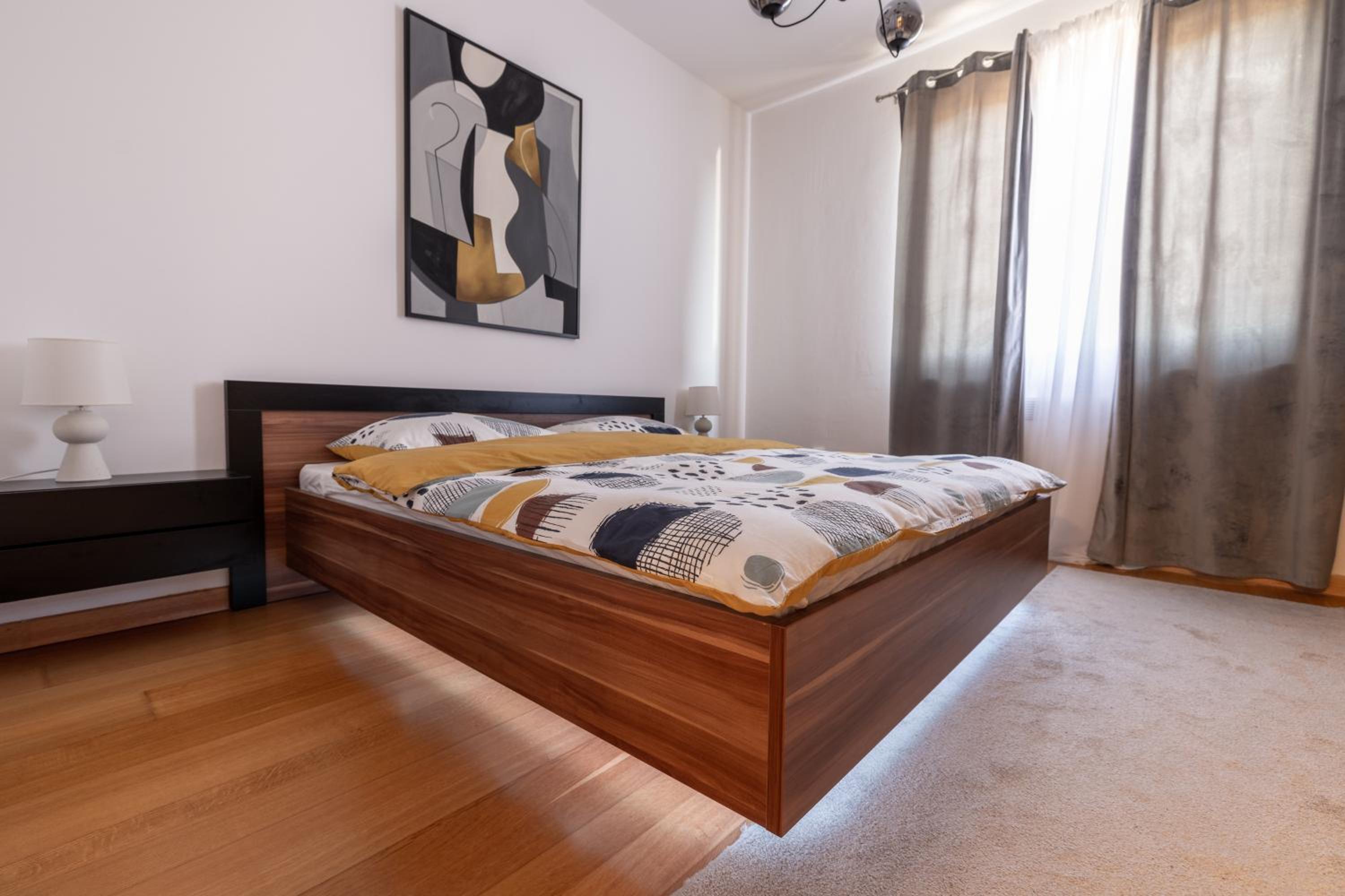 One-Bedroom Apartment photo 2