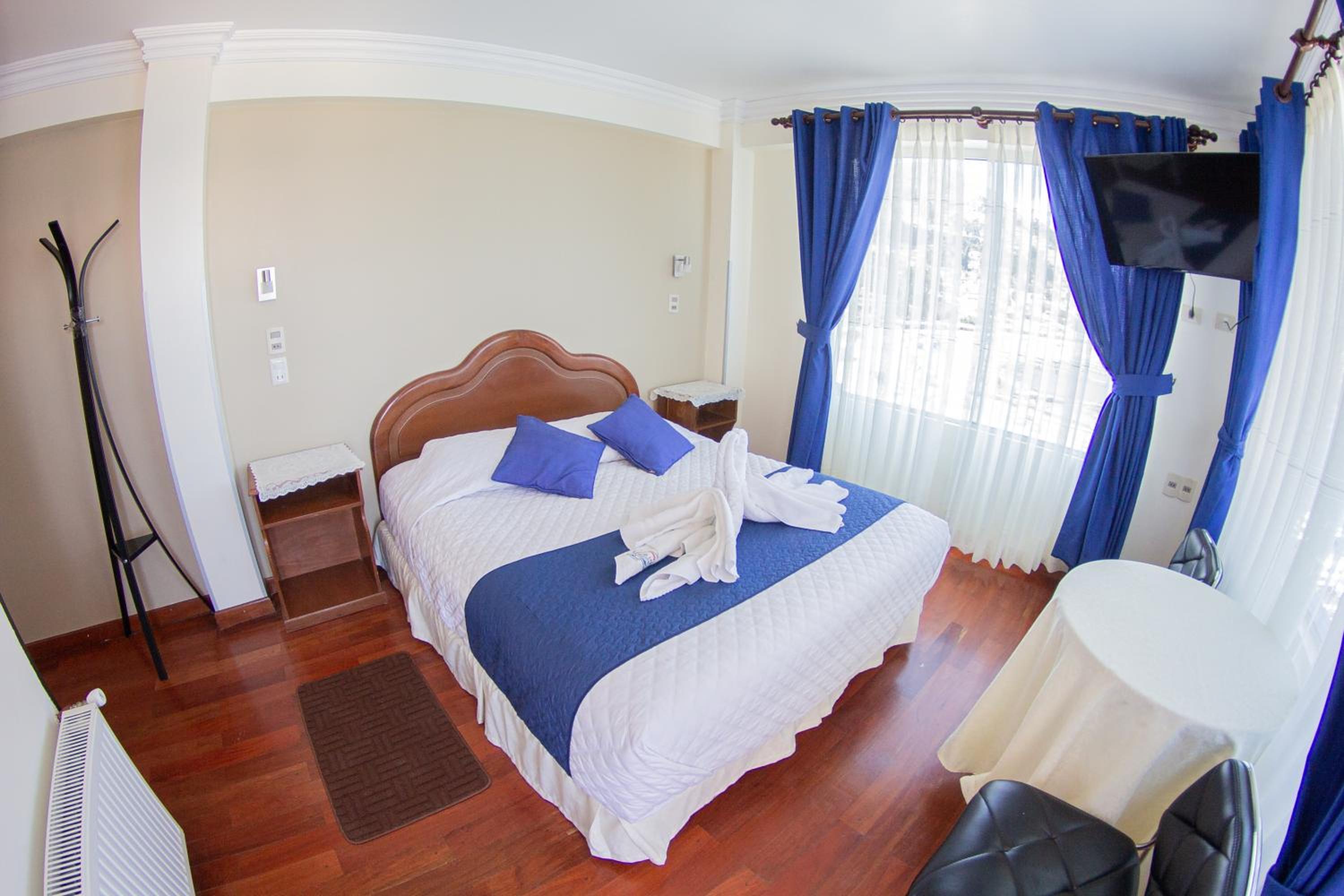 Double Room with Balcony and Lake View photo 2