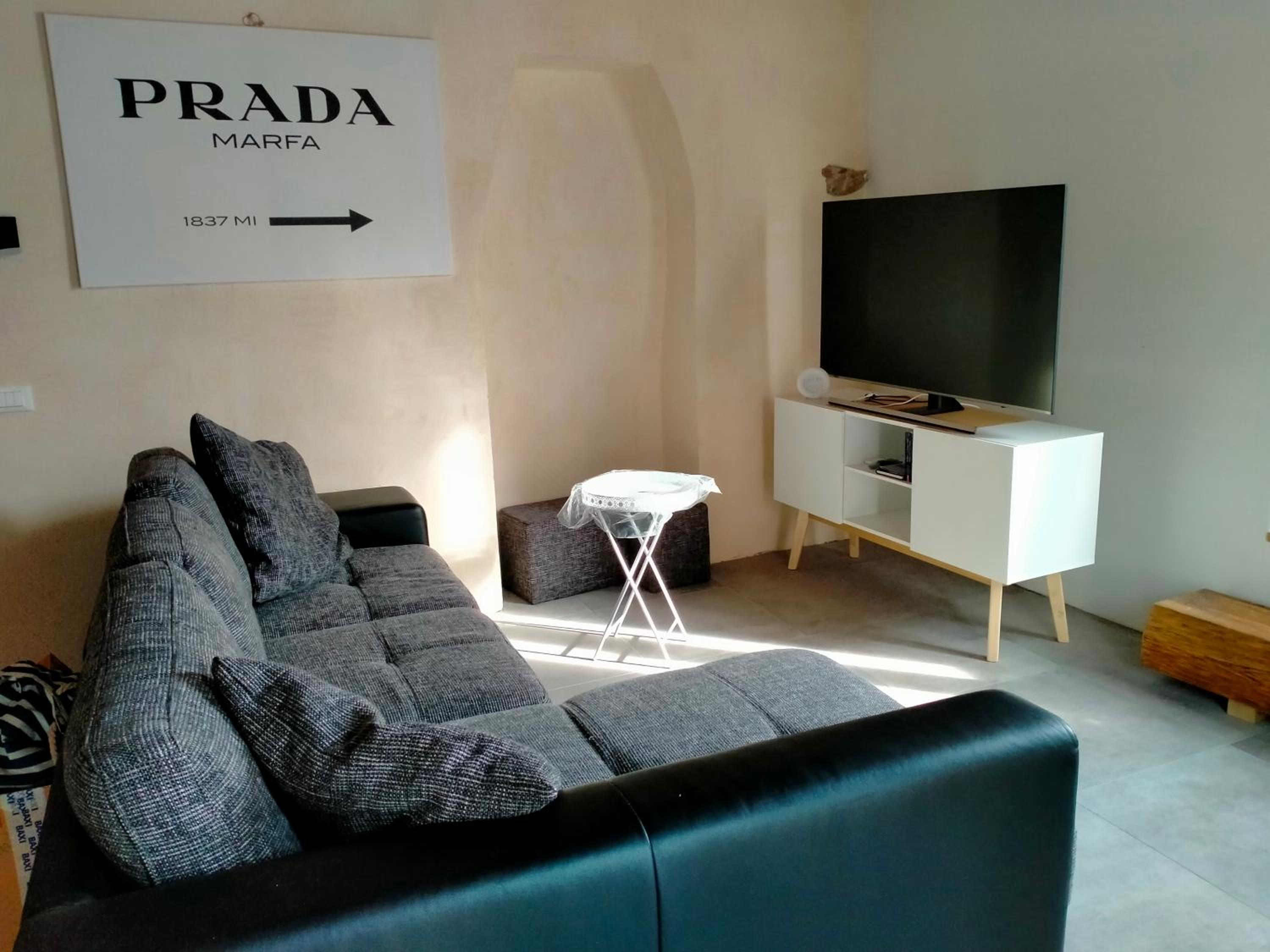 One-Bedroom House photo 1