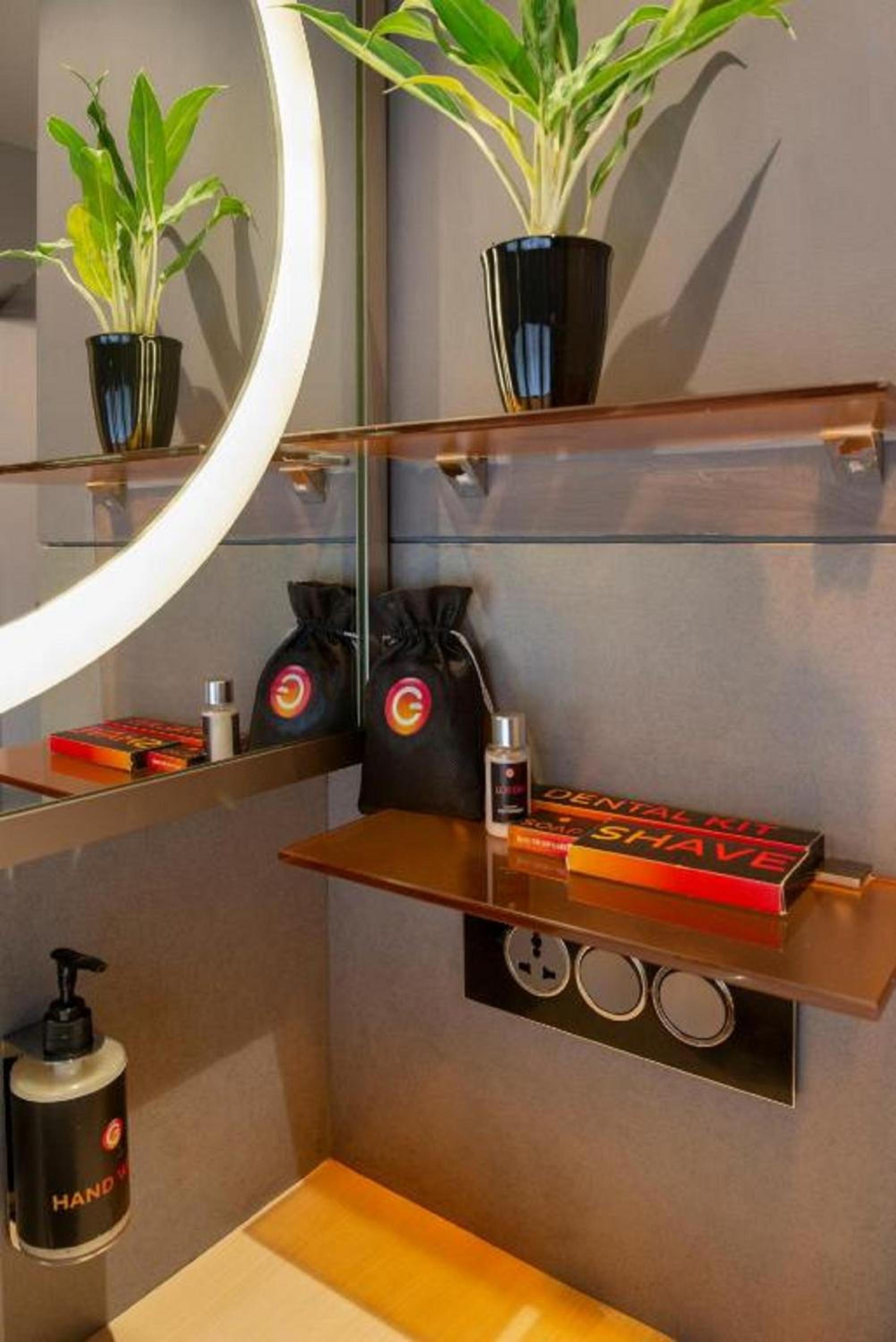 D-Luxe Queen Room - Photo 3