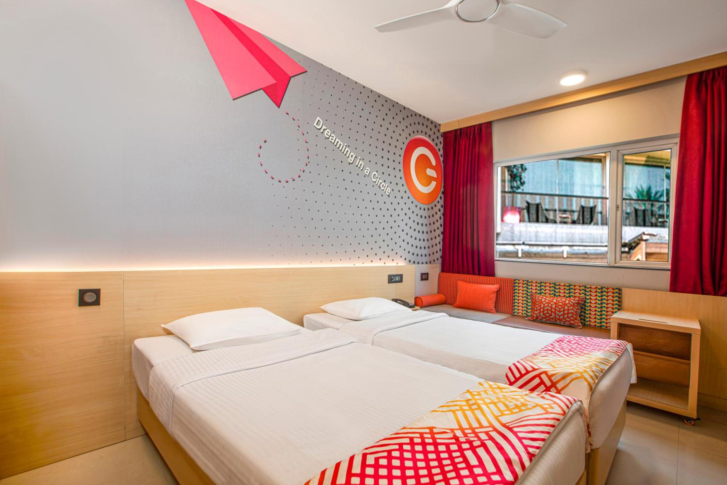Luxe Twin Room  - Photo 1