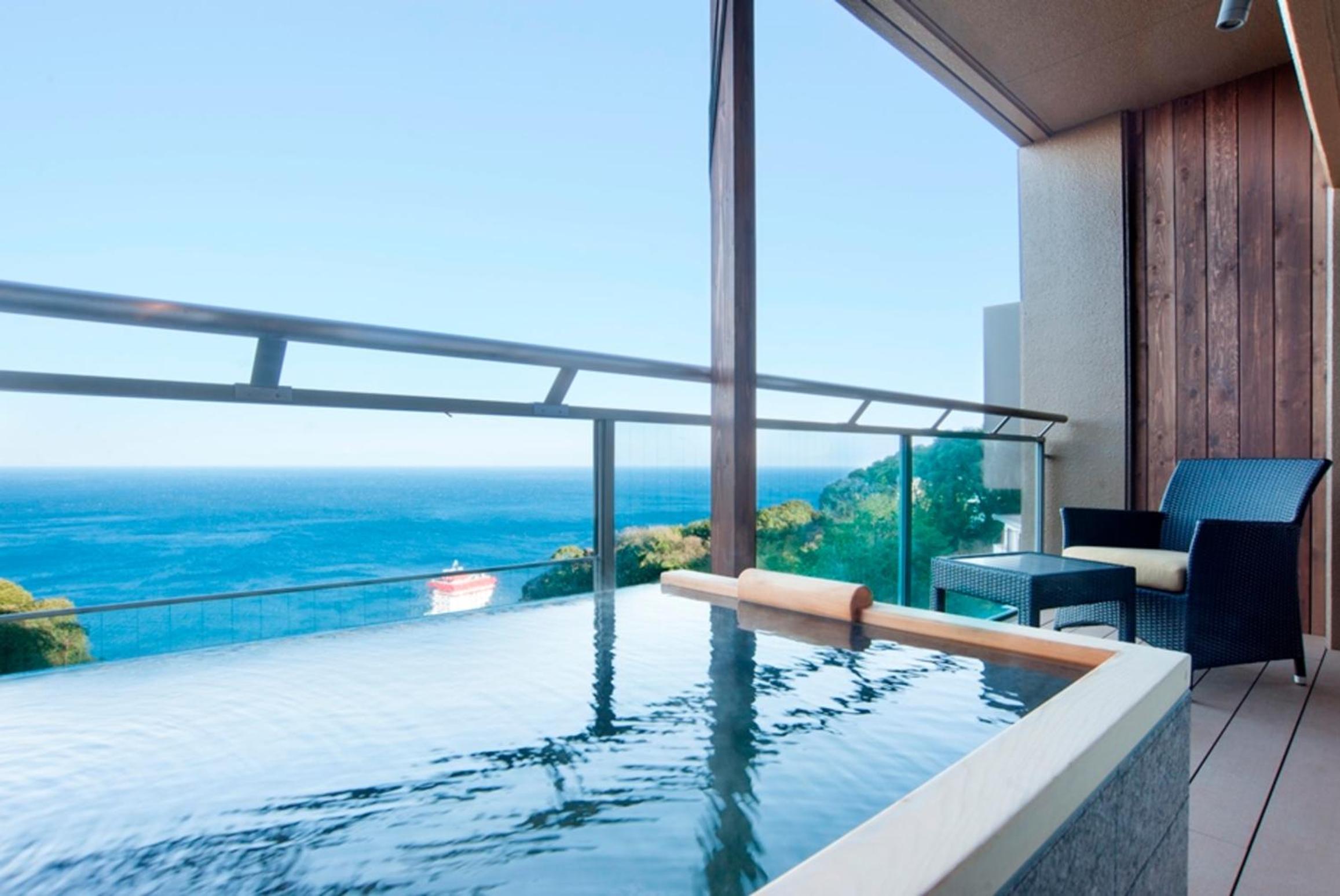 Superior Room with Open-Air Bath and Ocean View with KAISEKI Dinner photo 3