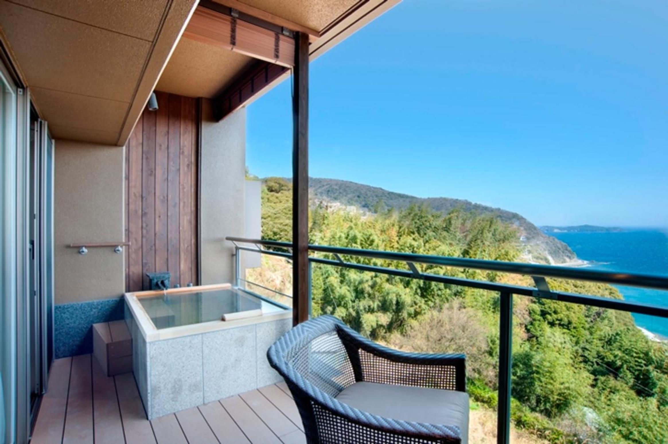 Superior Room with Open-Air Bath and Ocean View with KAISEKI Dinner photo 2