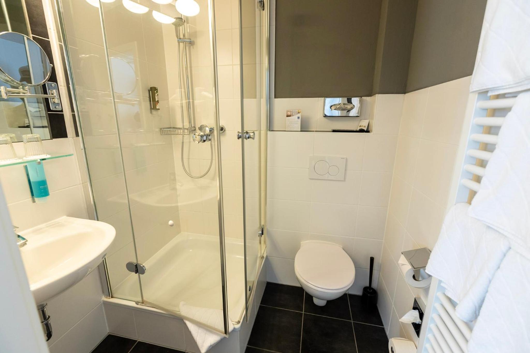 Comfort Double Room thumbnail 5